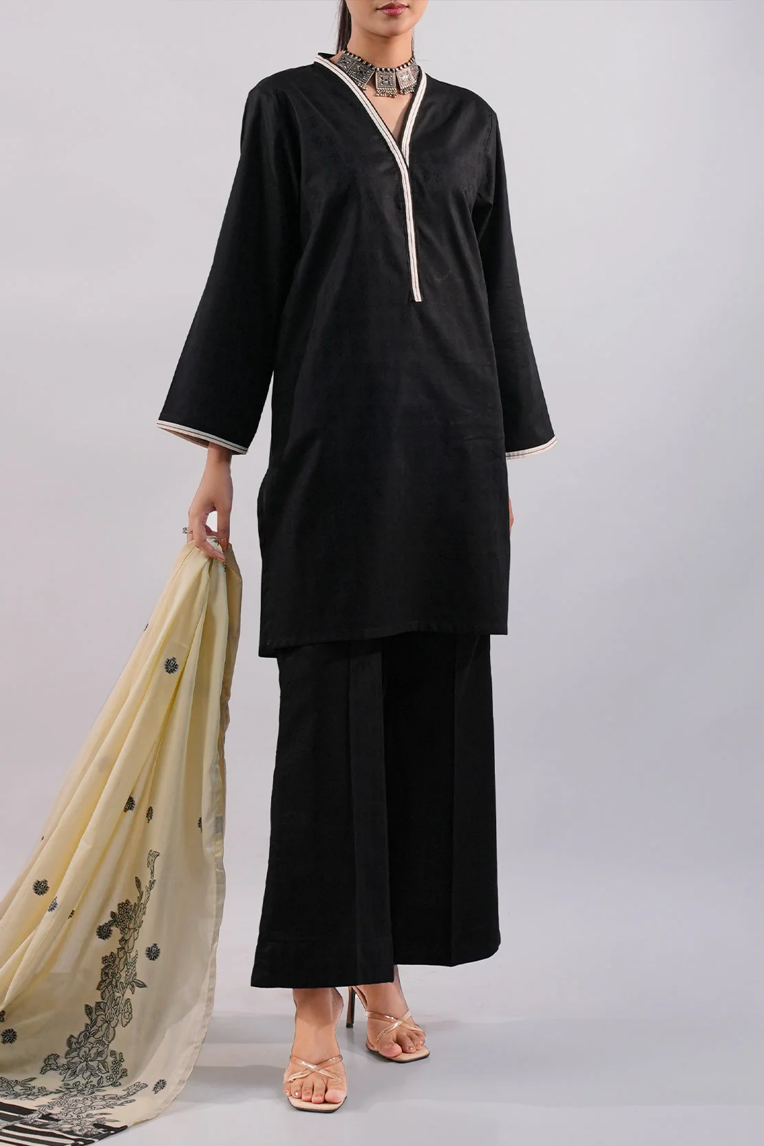 Cotton Jacquard Stitched 3 Piece - Image 8