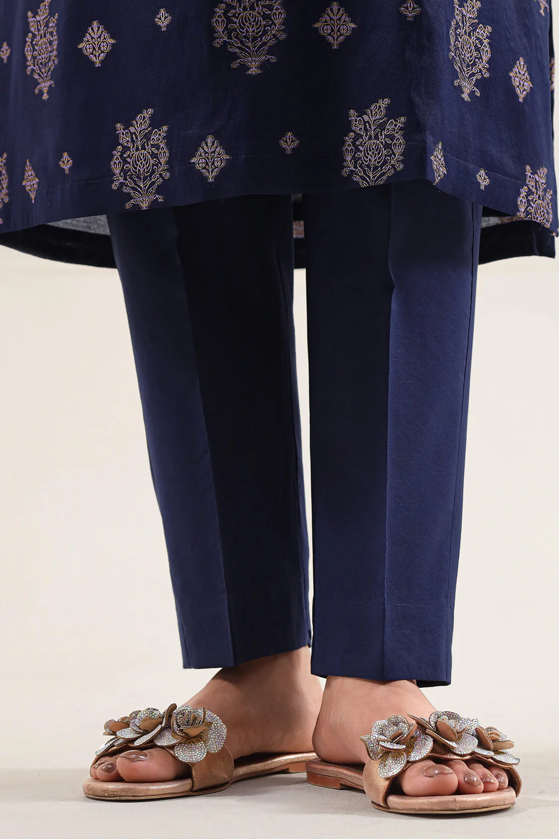 Cotton Jacquard Stitched 3 Piece - Image 6