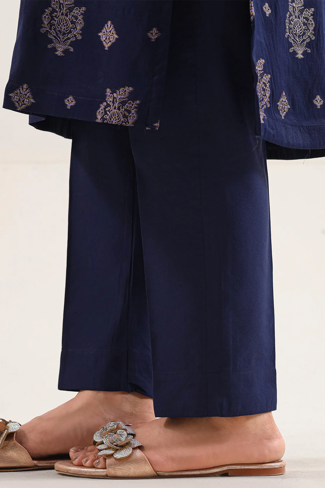 Cotton Jacquard Stitched 3 Piece - Image 7