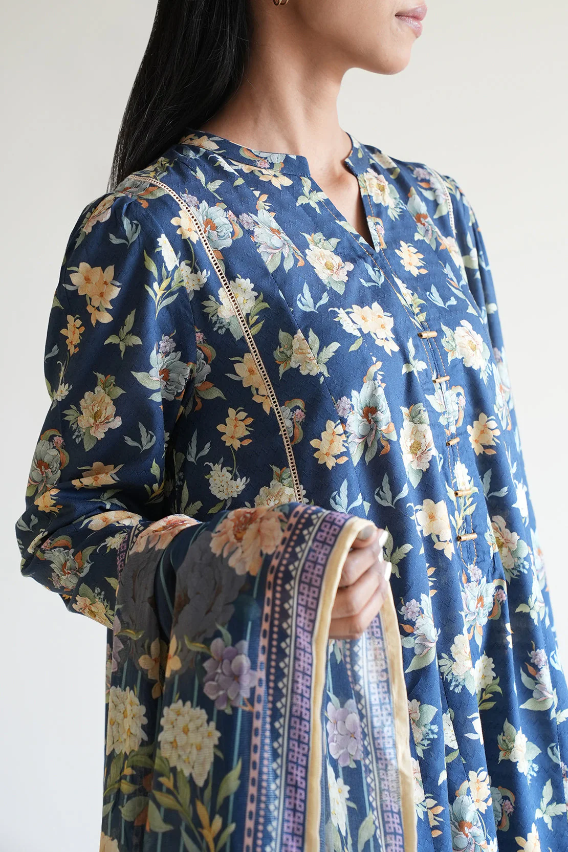 Embroidered Cotton Jacquard Stitched 3 Piece - Image 5