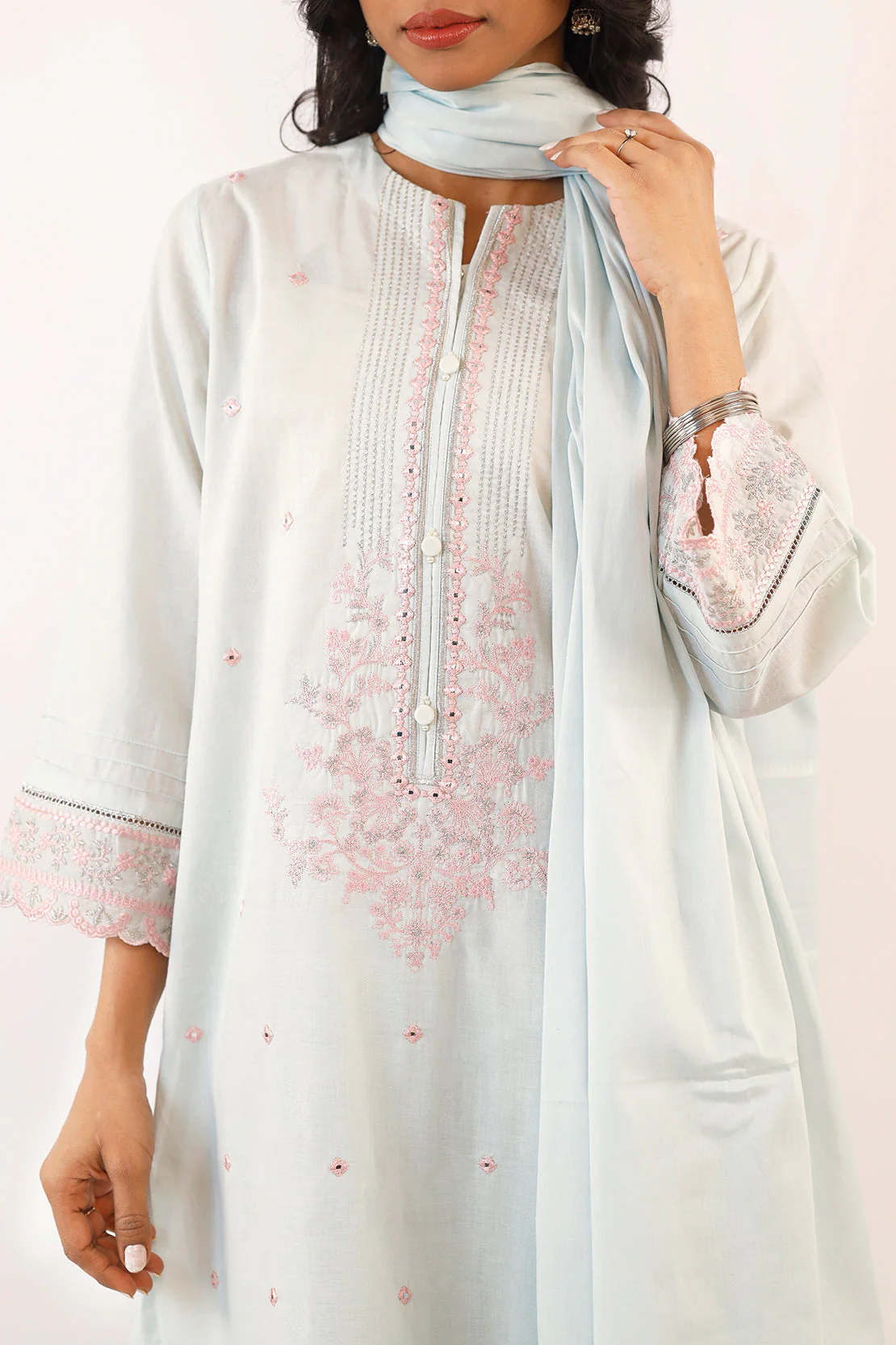 Embroidered Cotton Jacquard Stitched 3 Piece - Image 4