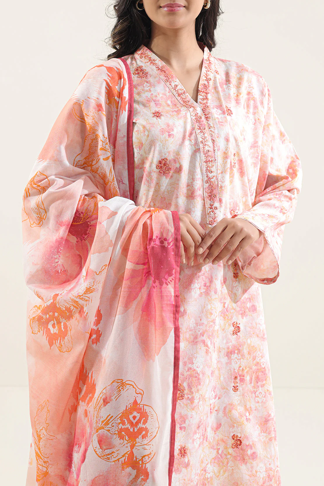 Embroidered Cotton Jacquard Stitched 3 Piece - Image 4