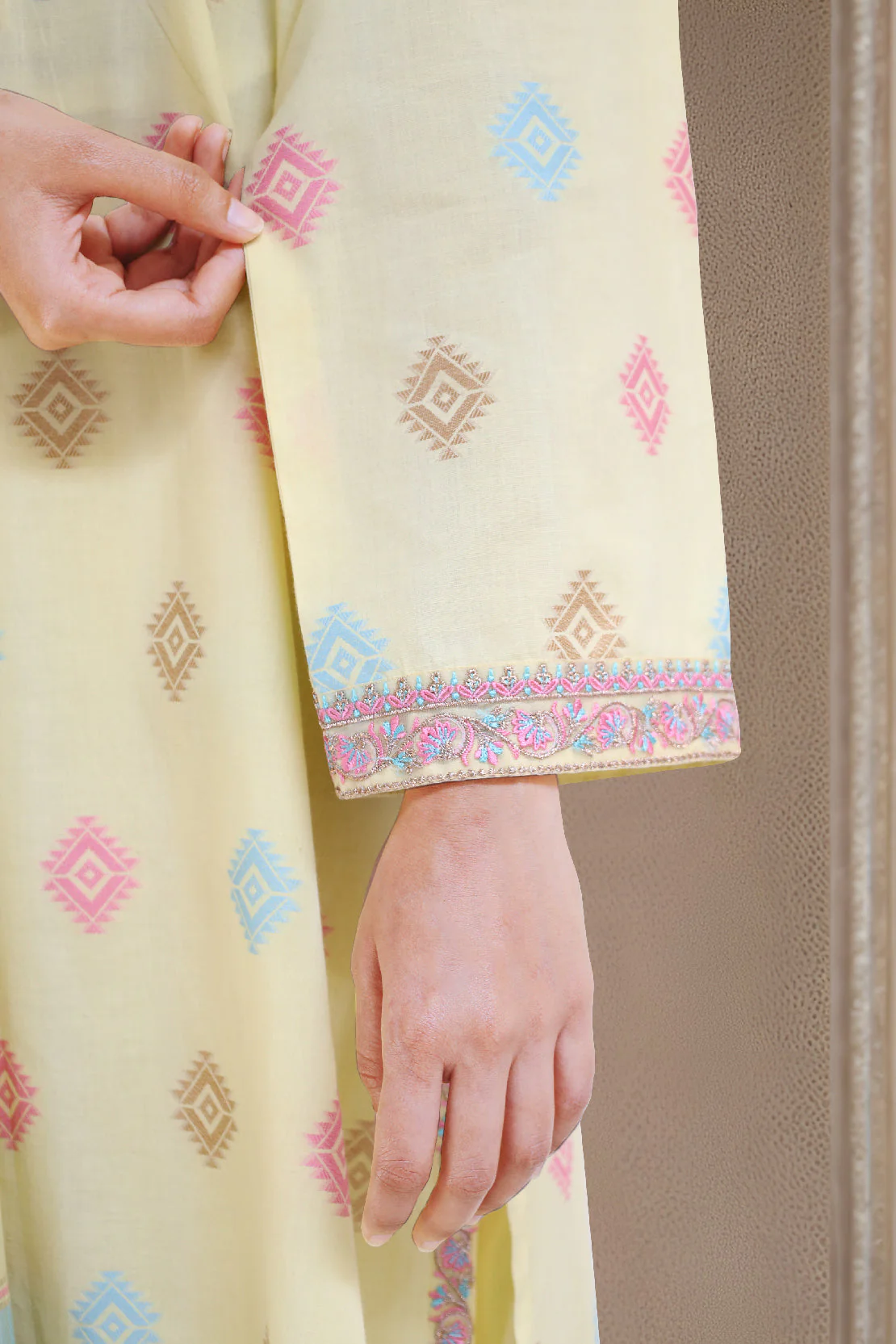 Embroidered Cotton Jacquard Stitched 3 Piece - Image 3