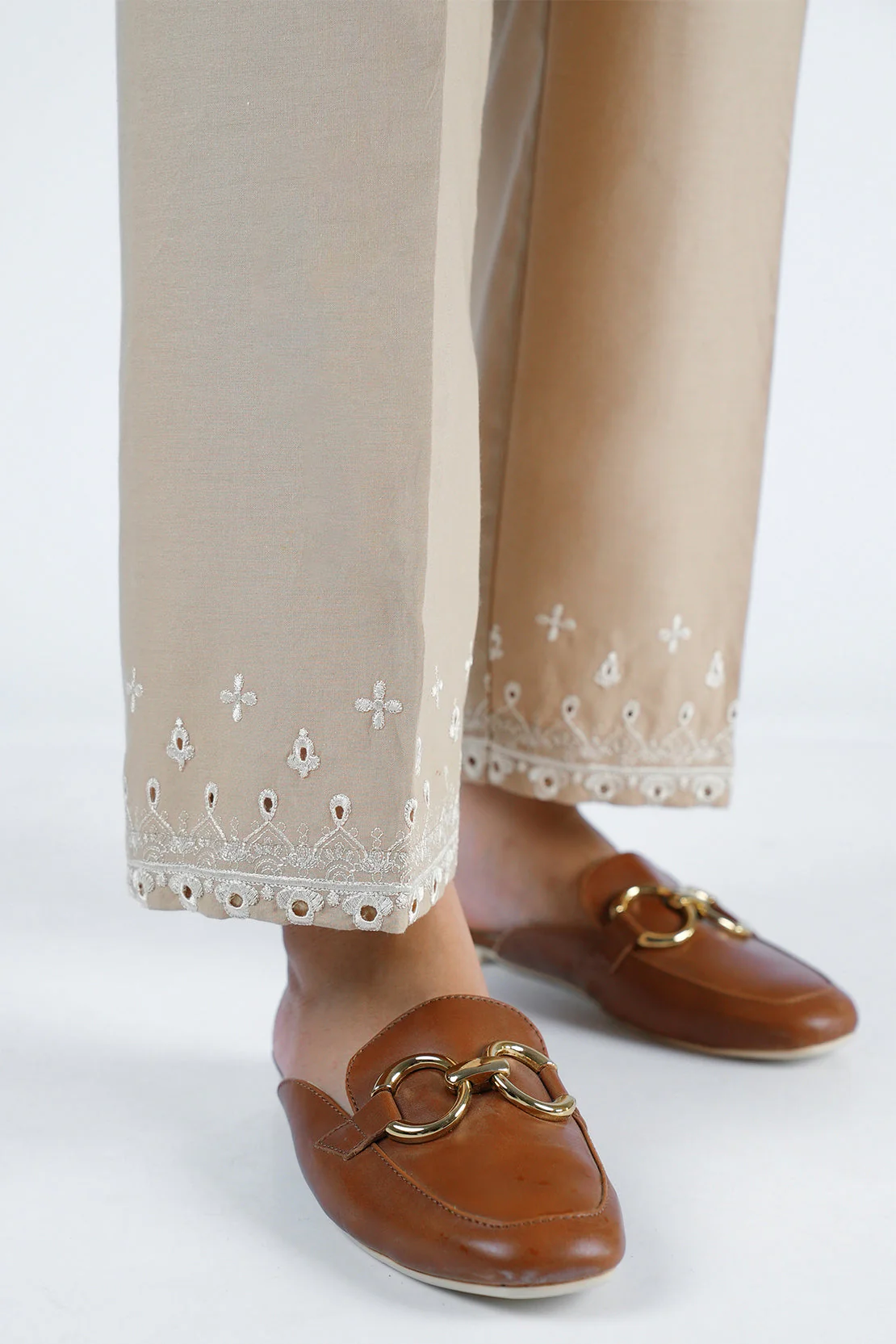 Embroidered Cotton Pant - Image 3