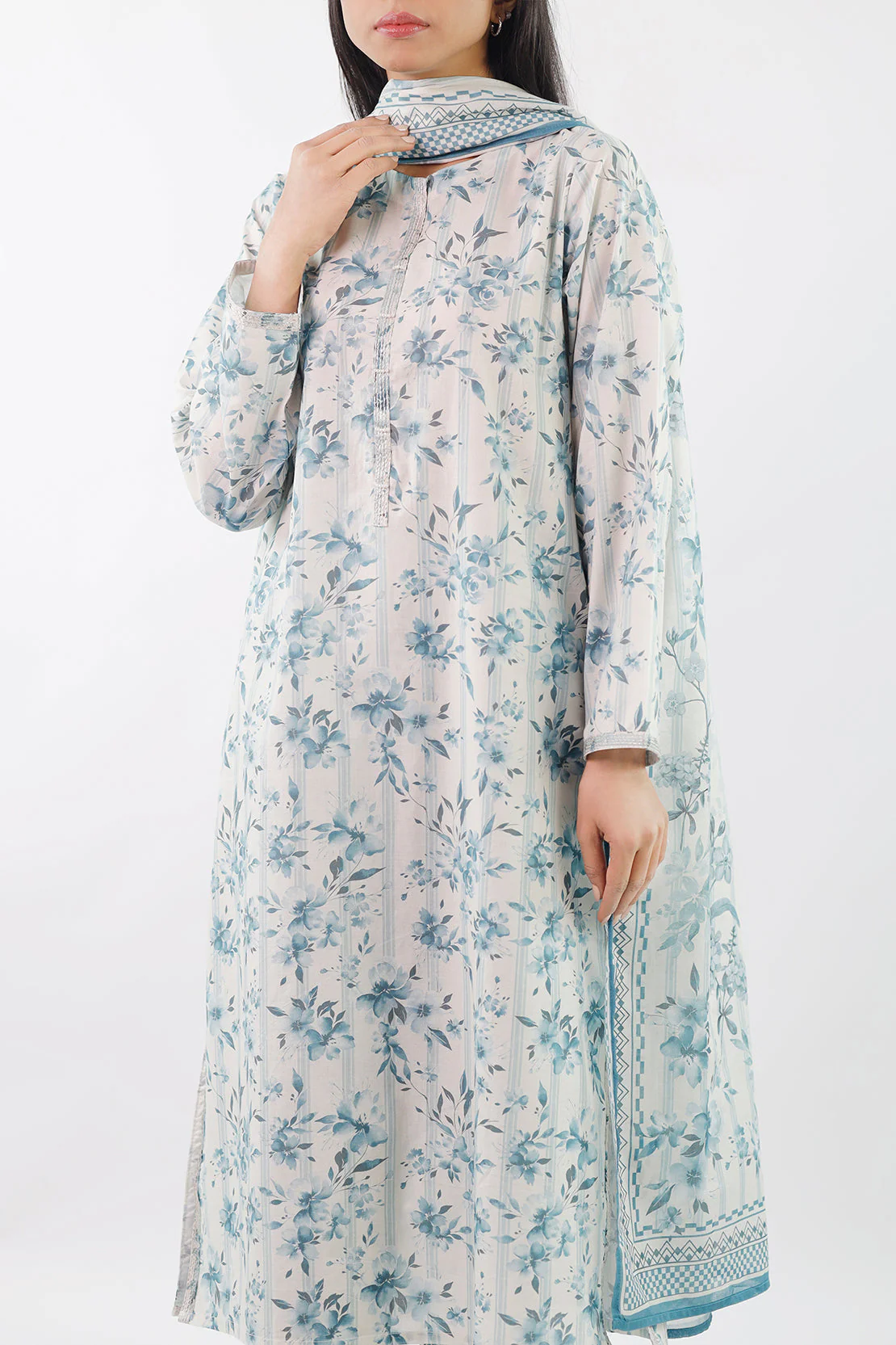 Embroidered Lawn Stitched 2 Piece (Shirt/Dupatta) - Image 4