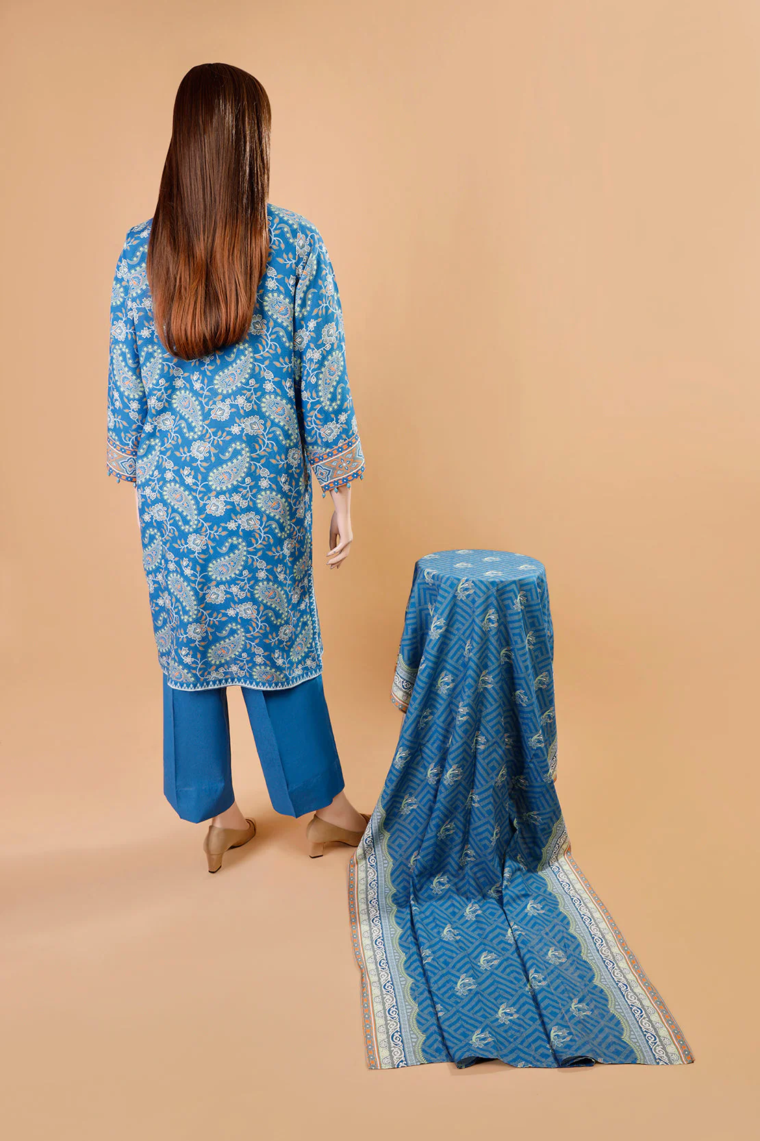 Luxury Khaddar Dupatta - Image 2