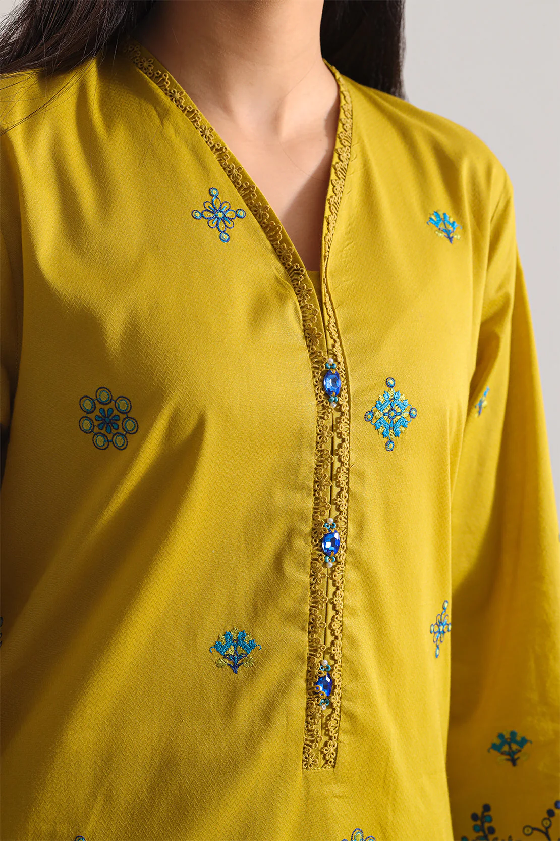 Luxury Pret Cotton Jacquard Stitched 3 Piece - Image 3