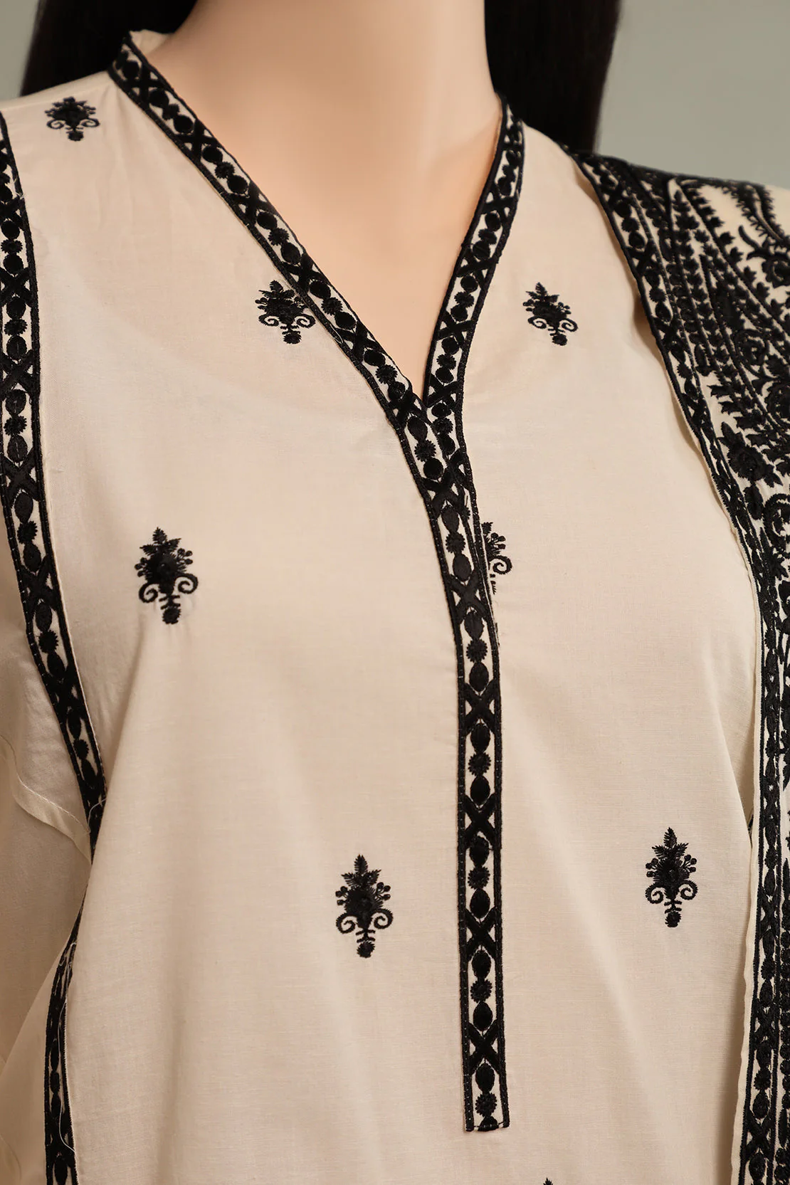 Luxury Pret Printed Emb Cambric Stitched 2 Piece (Shirt/Trouser) - Image 3