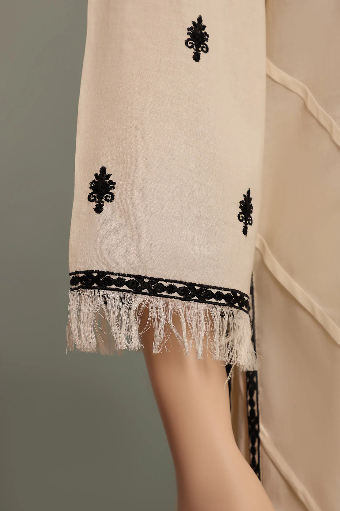 Luxury Pret Printed Emb Cambric Stitched 2 Piece (Shirt/Trouser) - Image 4