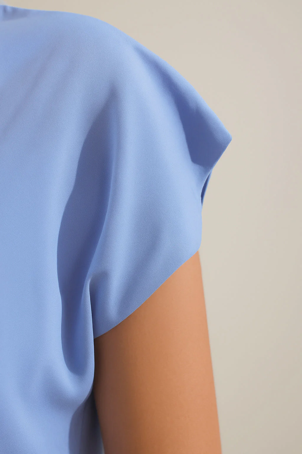 Minimal Fitted Knit Top - Image 5