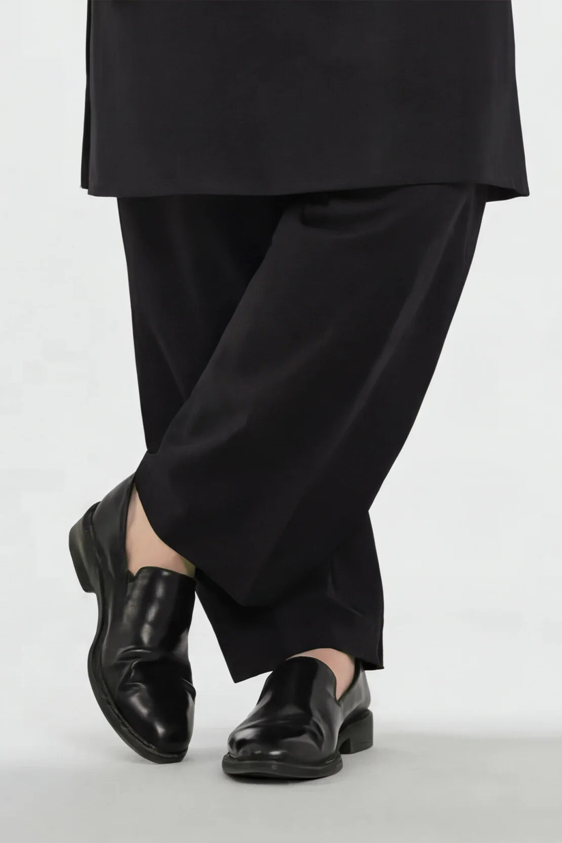 Premium Blended Wear Stitched Suit - Image 4