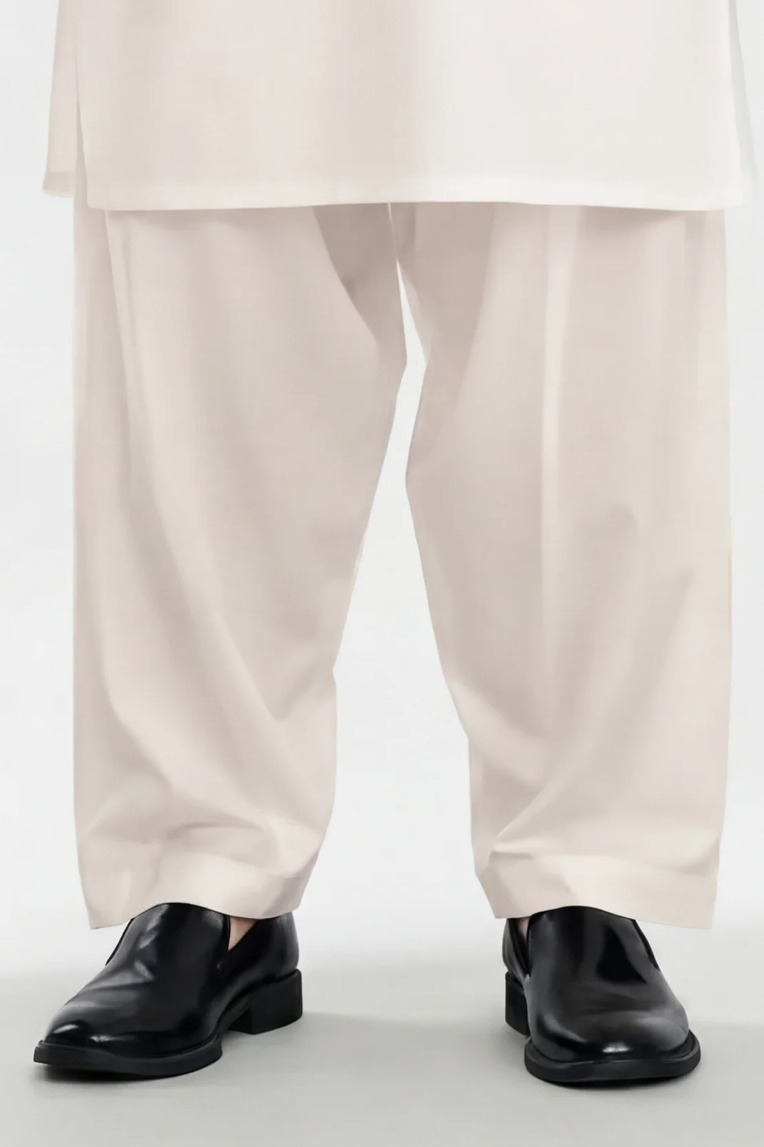 Premium Blended Wear Stitched Suit - Image 4