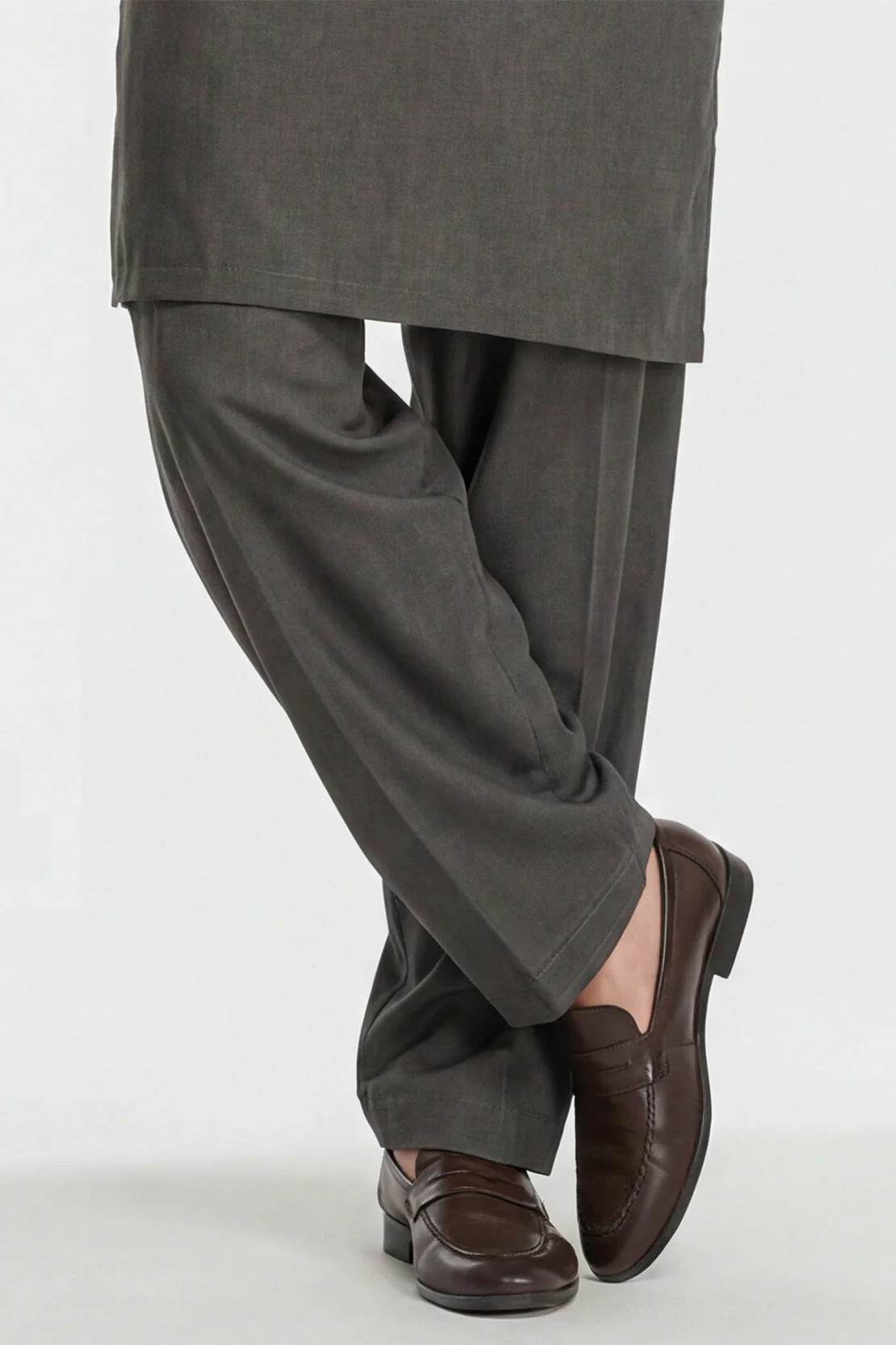 Premium Blended Wear Stitched Suit - Image 4