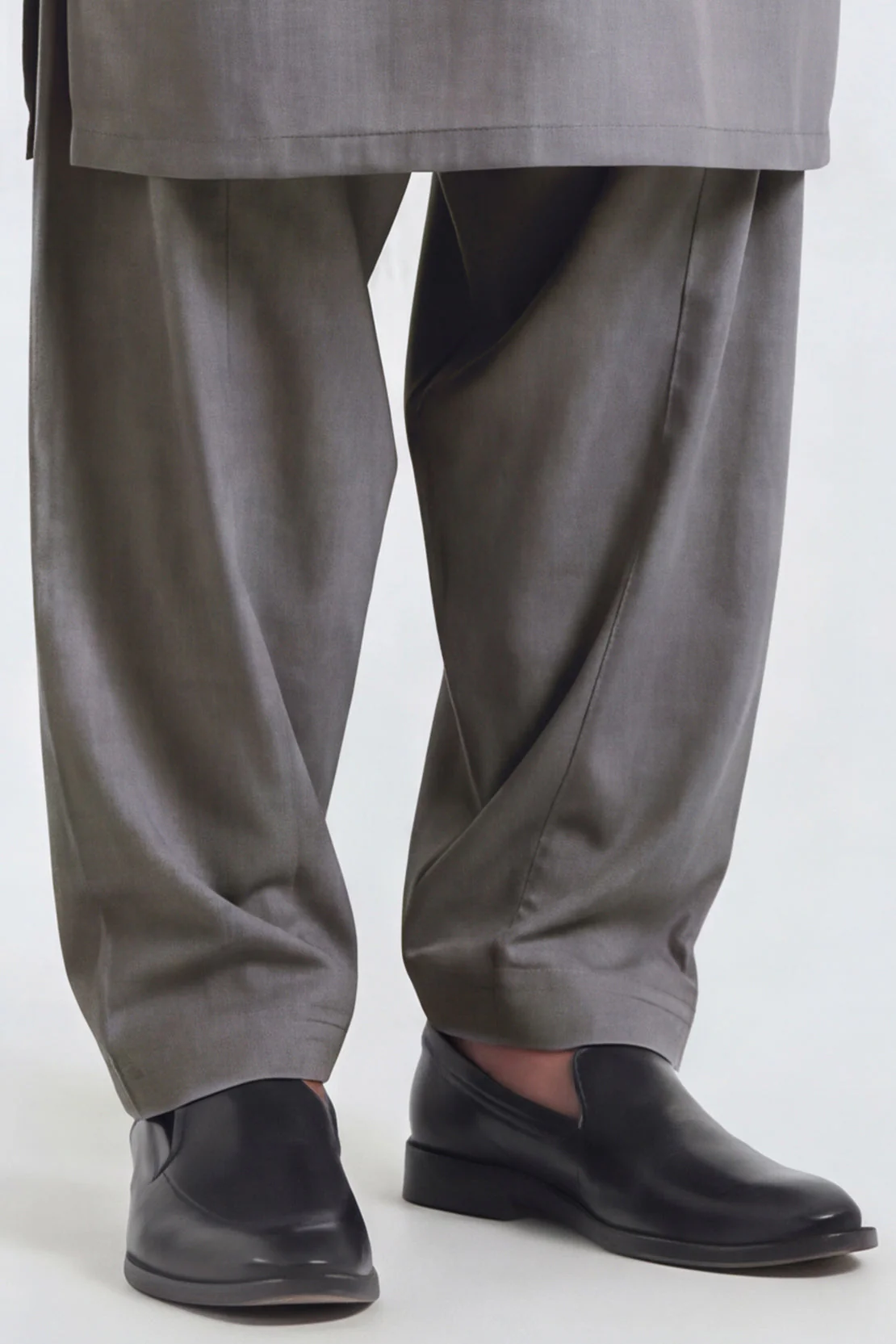 Premium Blended Wear Stitched Suit - Image 5