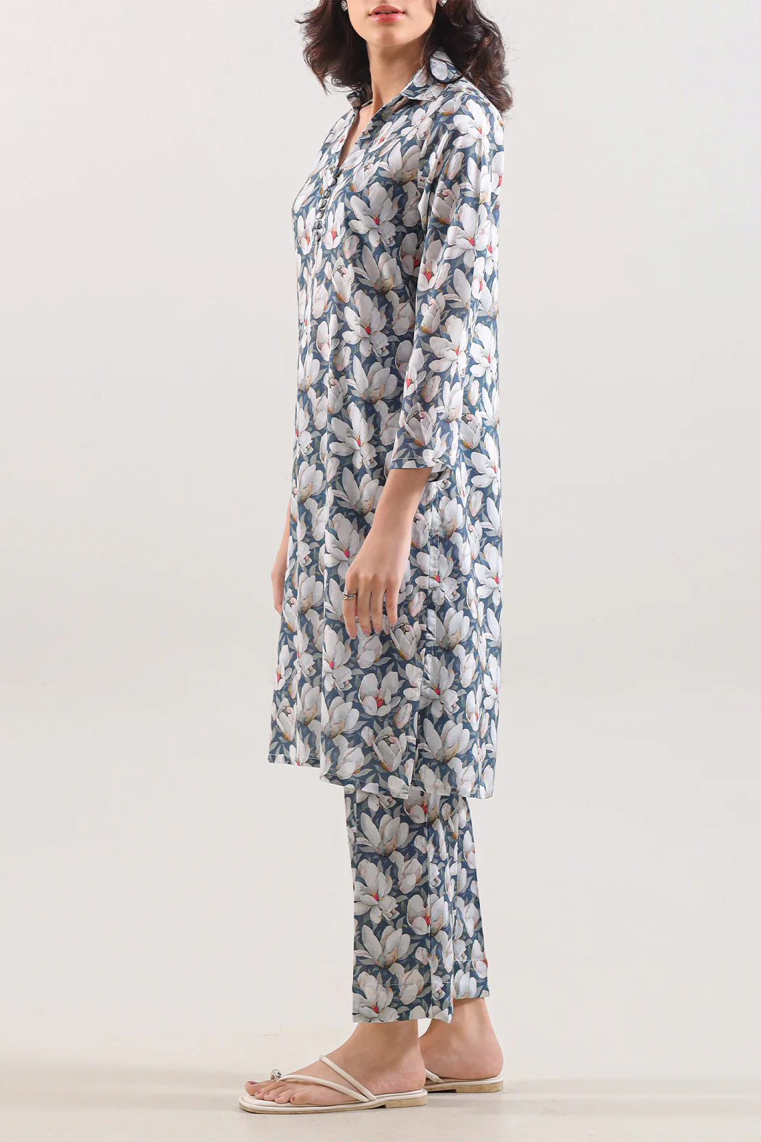 Printed Arabic Lawn Stitched 2 Piece (Shirt/Trouser) - Image 3