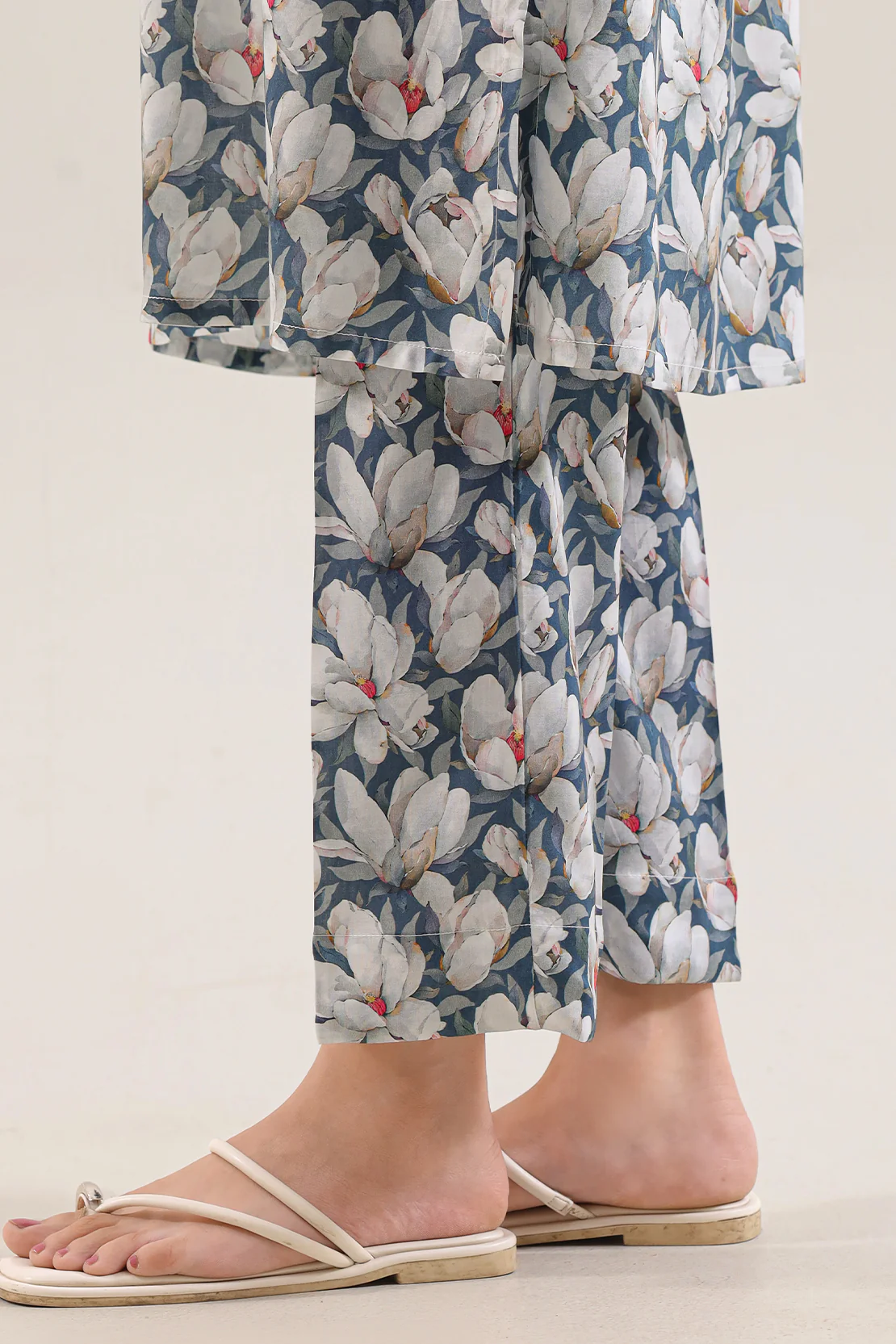 Printed Arabic Lawn Stitched 2 Piece (Shirt/Trouser) - Image 6
