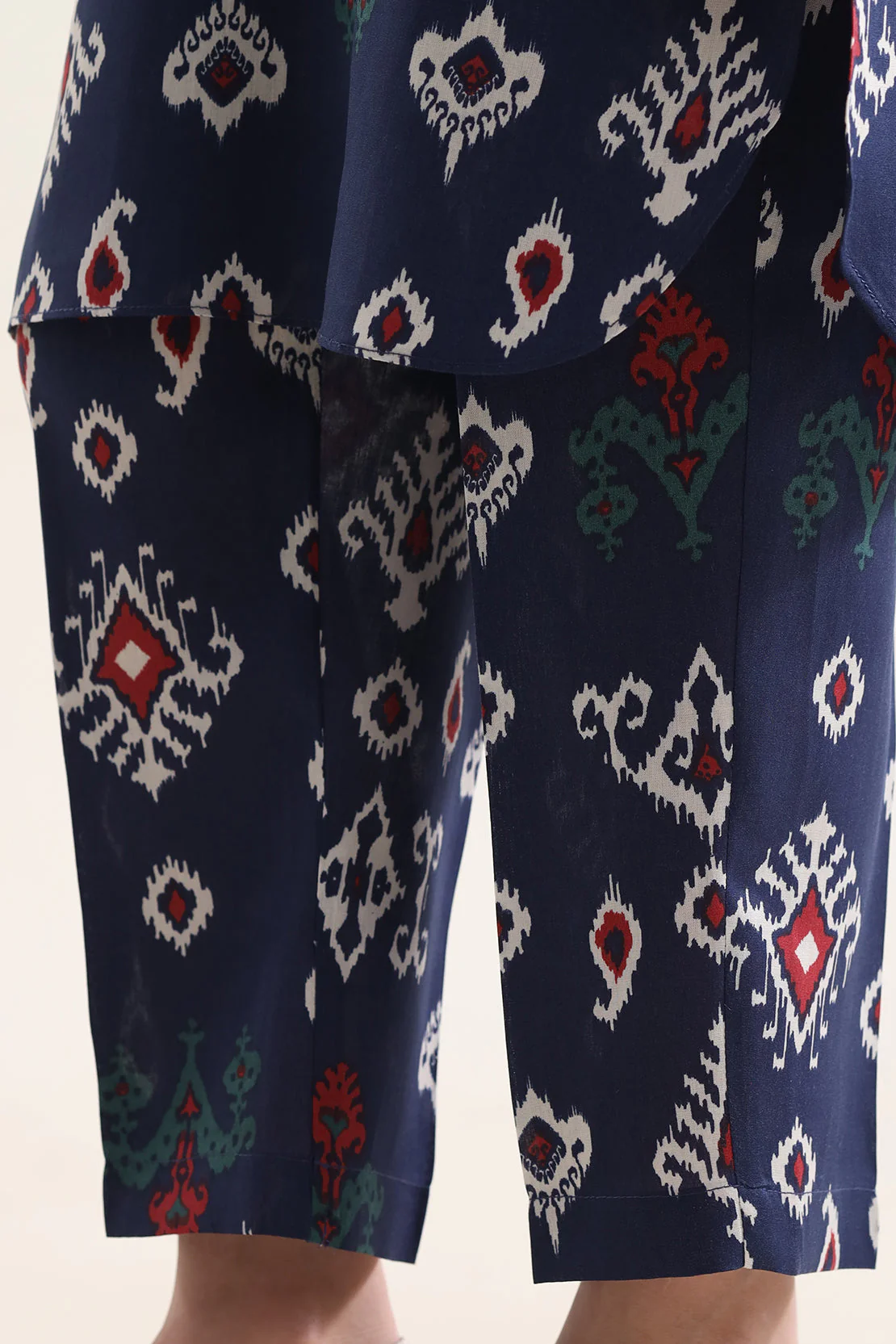 Printed Arabic Lawn Stitched 2 Piece (Shirt/Trouser) For Kids - Image 6