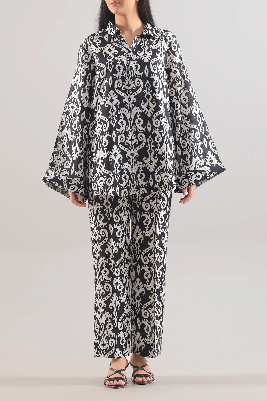 Printed Arabic Lawn Stitched 2 Piece (Shirt/Trouser)