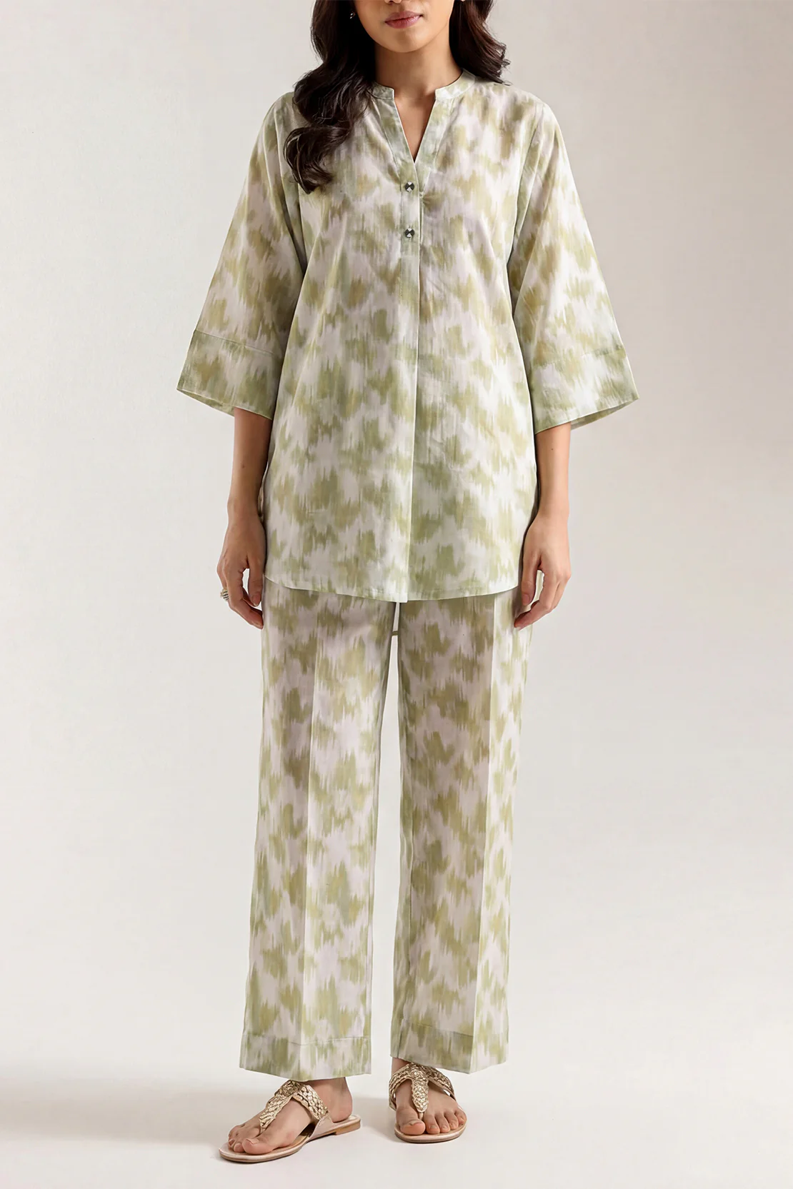Printed Arabic Lawn Stitched 2 Piece (Shirt/Trouser) - Image 2
