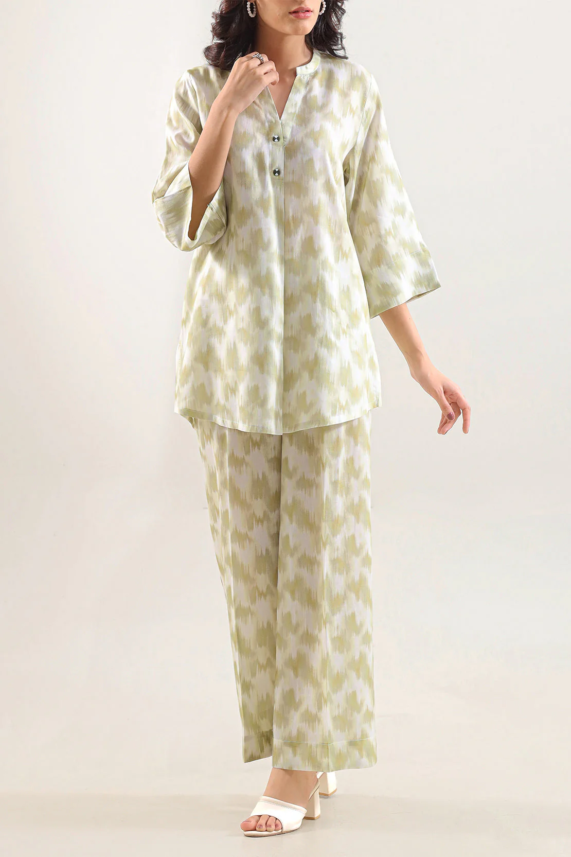 Printed Arabic Lawn Stitched 2 Piece (Shirt/Trouser) - Image 3