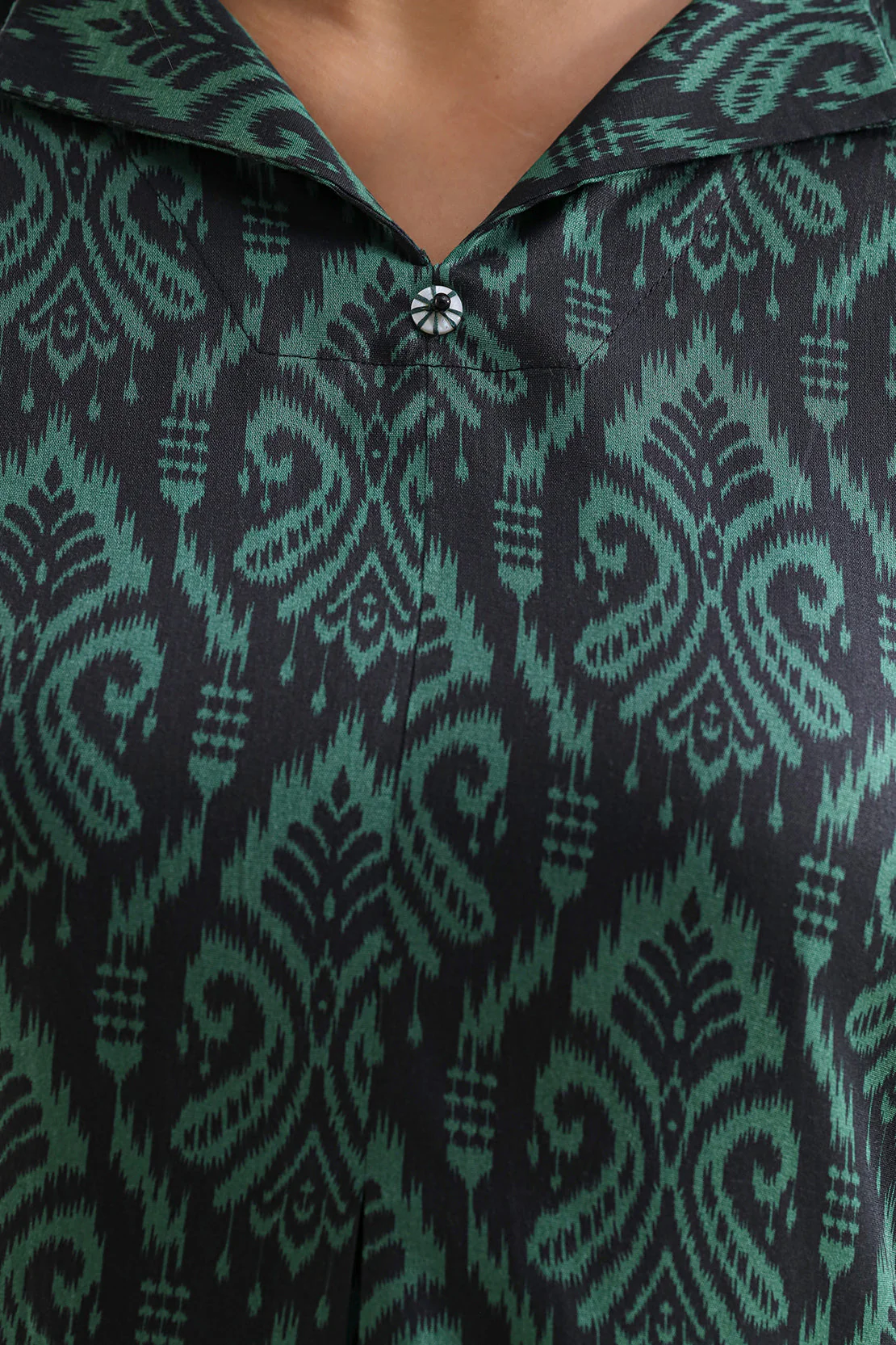 Printed Arabic Lawn Stitched 2 Piece (Shirt/Trouser) - Image 4