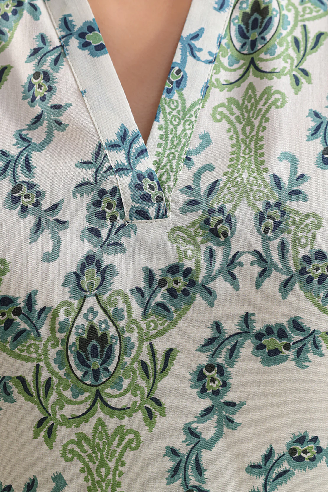 Printed Arabic Lawn Stitched 2 Piece (Shirt/Trouser) - Image 3