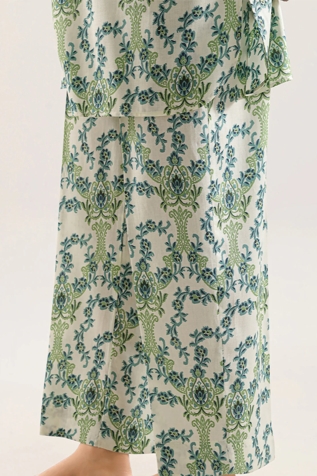 Printed Arabic Lawn Stitched 2 Piece (Shirt/Trouser) - Image 5