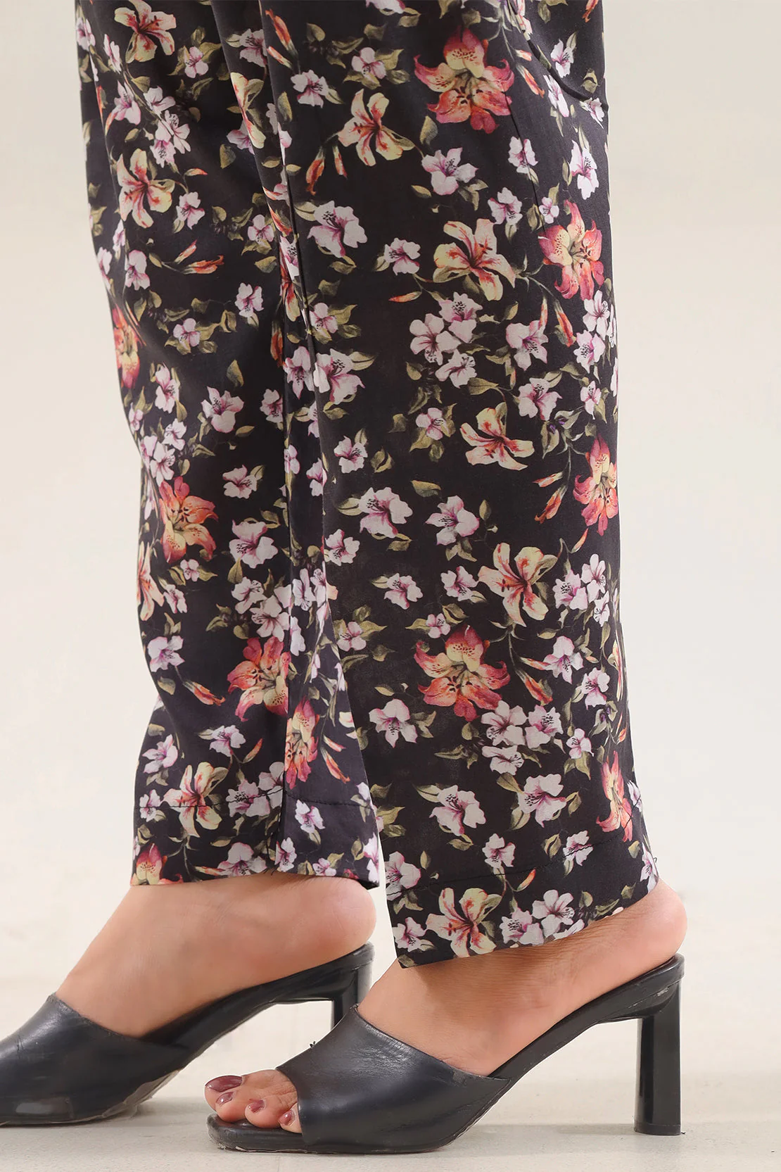 Printed Arabic Lawn Stitched 2 Piece (Shirt/Trouser) - Image 5