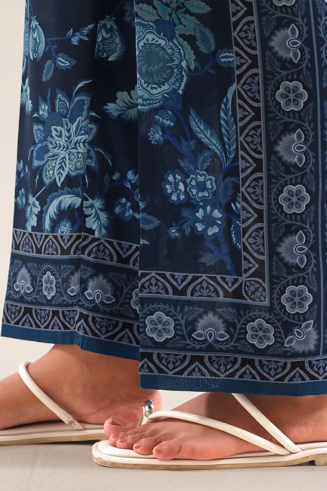 Printed Arabic Lawn Stitched 2 Piece (Shirt/Trouser) - Image 6