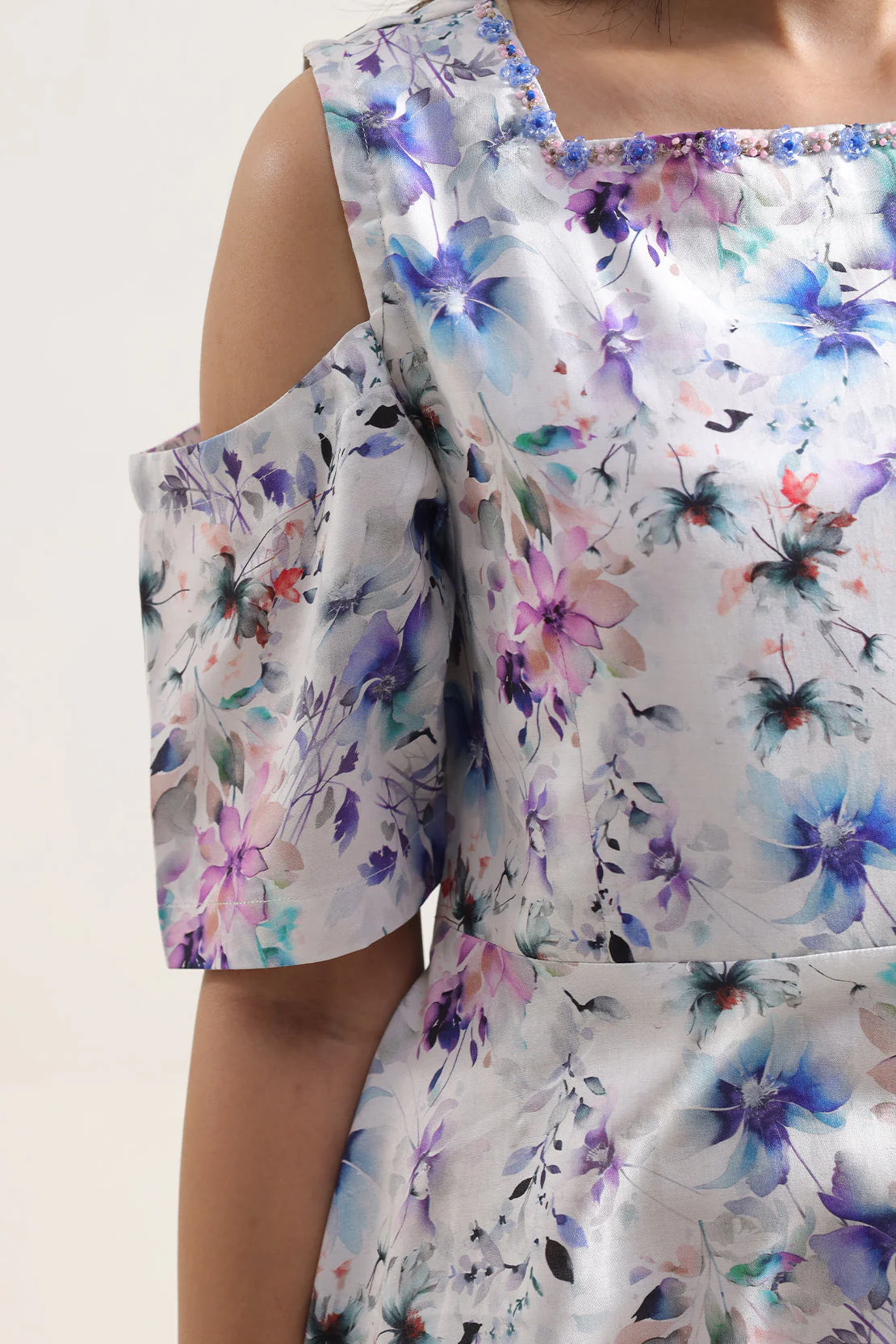 Printed Arabic Lawn Stitched Dress - Image 4