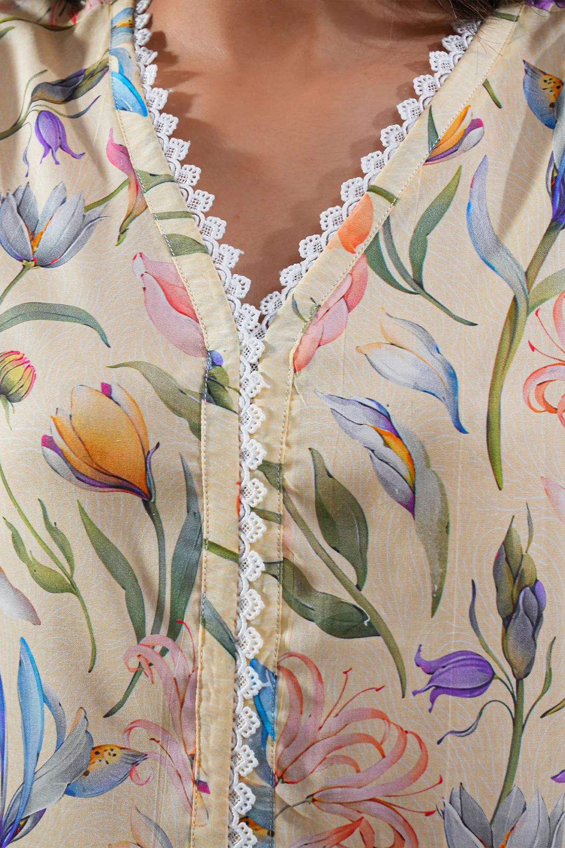 Printed Arabic Lawn Stitched Shirt - Image 4
