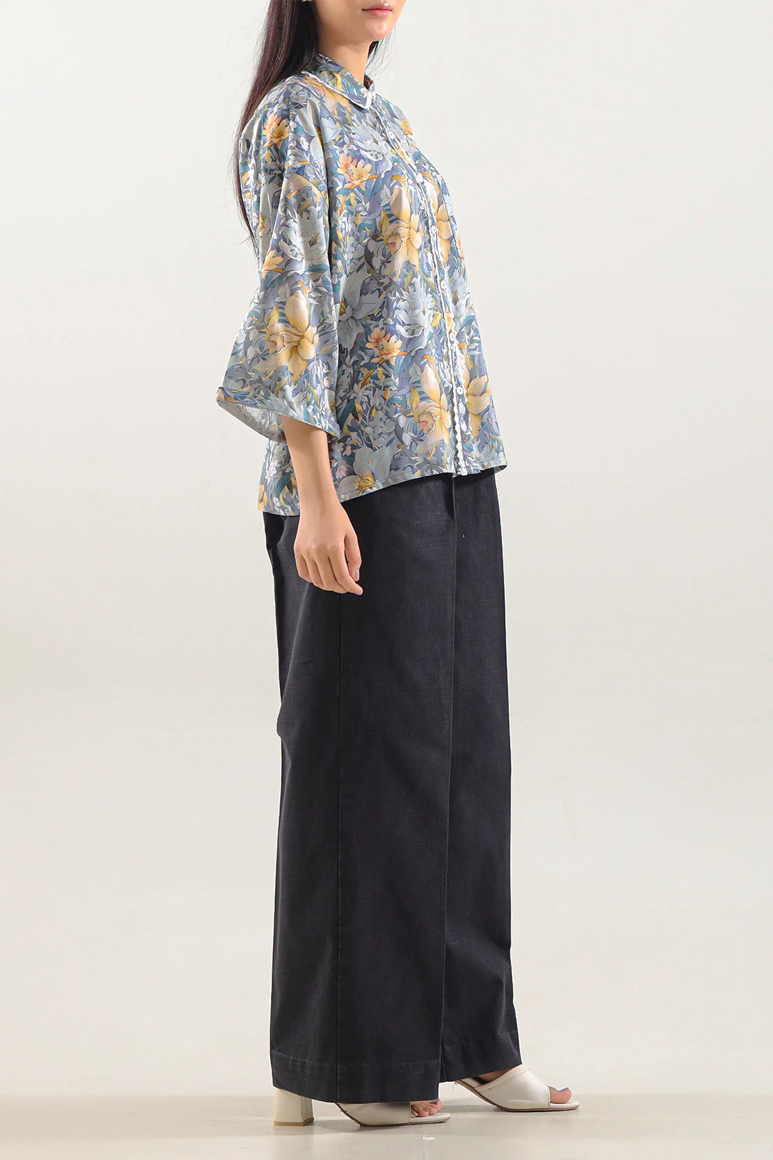 Printed Arabic Lawn Stitched Shirt - Image 3