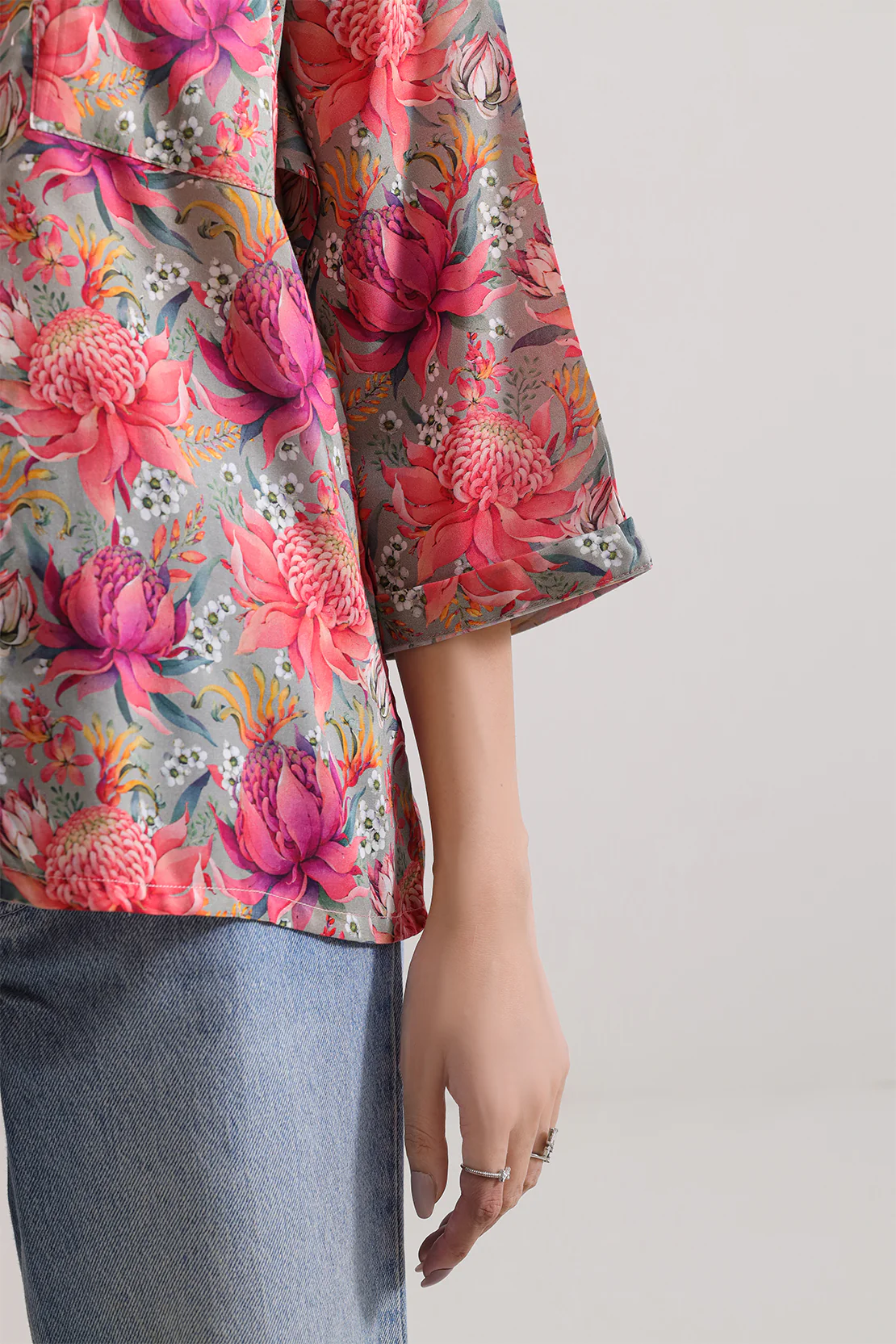 Printed Arabic Lawn Stitched Shirt - Image 5