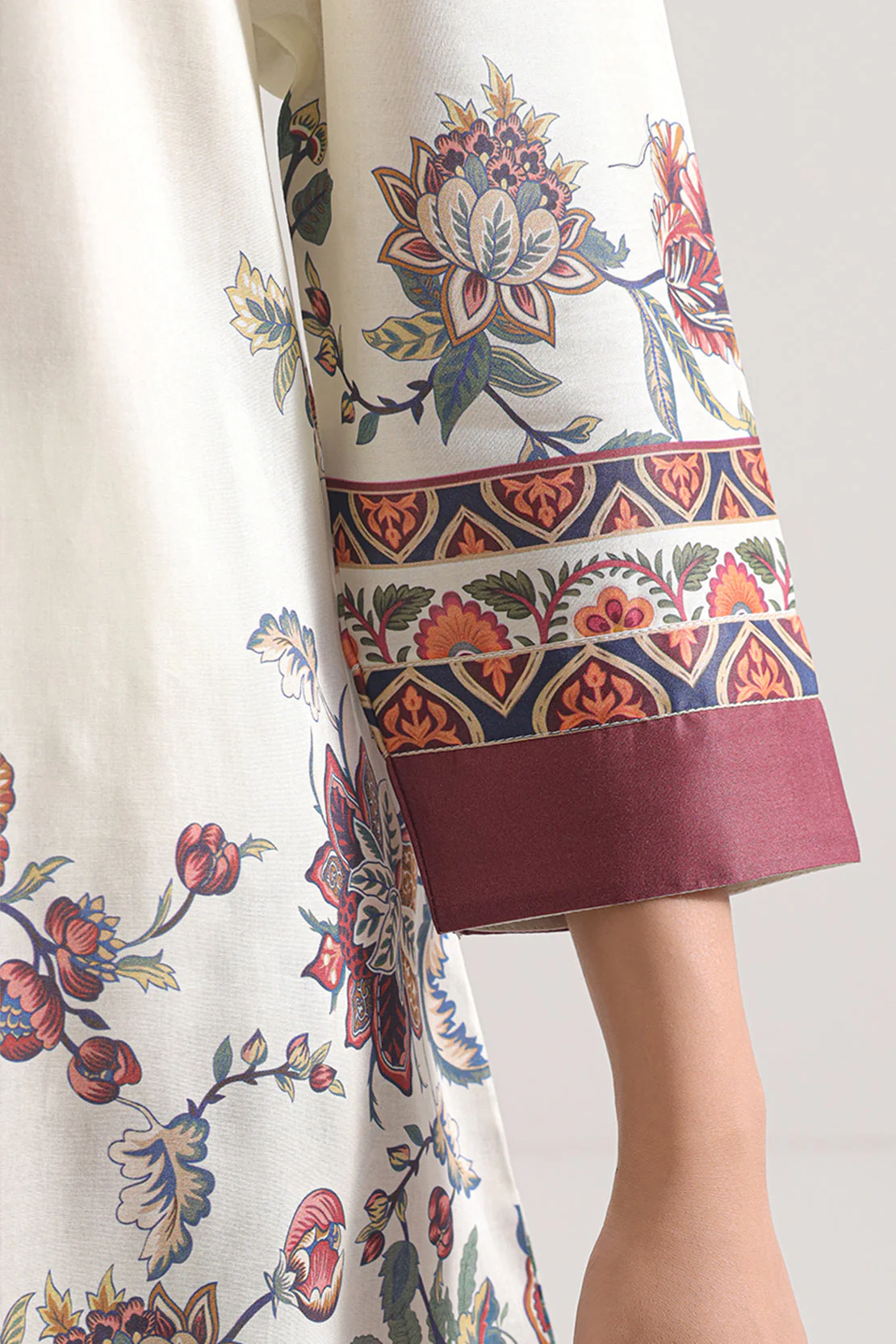 Printed Arabic Lawn Stitched Shirt - Image 4