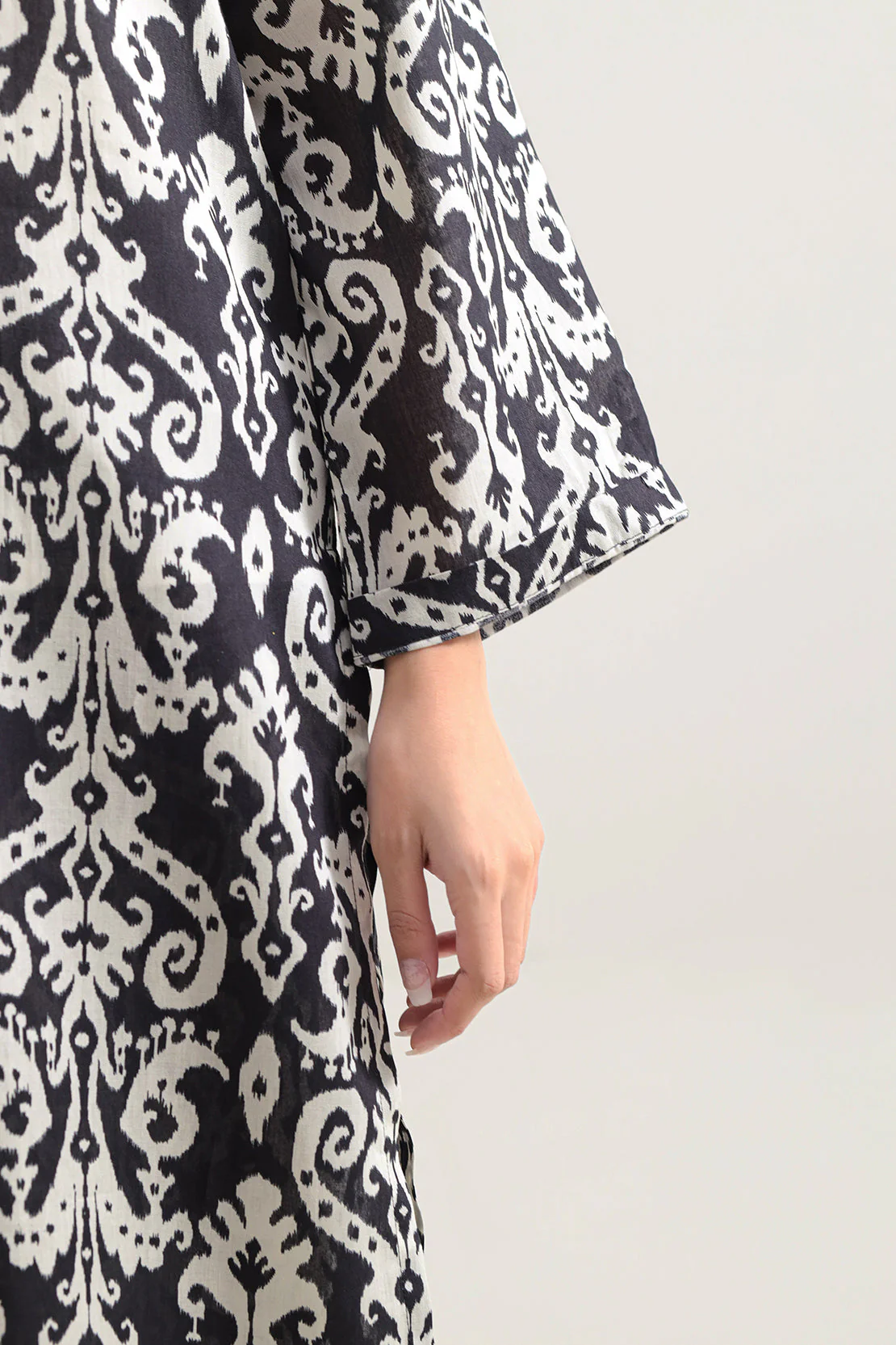 Printed Arabic Lawn Stitched Shirt - Image 5
