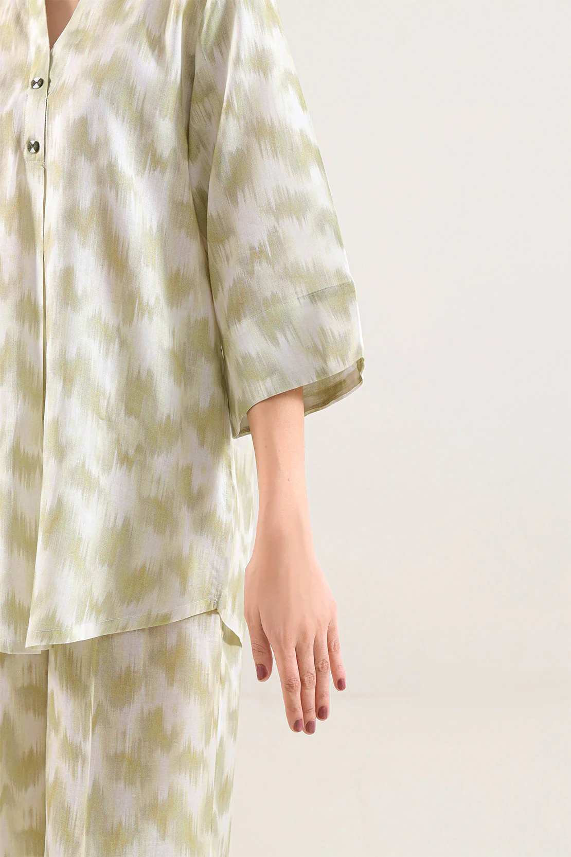 Printed Arabic Lawn Stitched Shirt - Image 4
