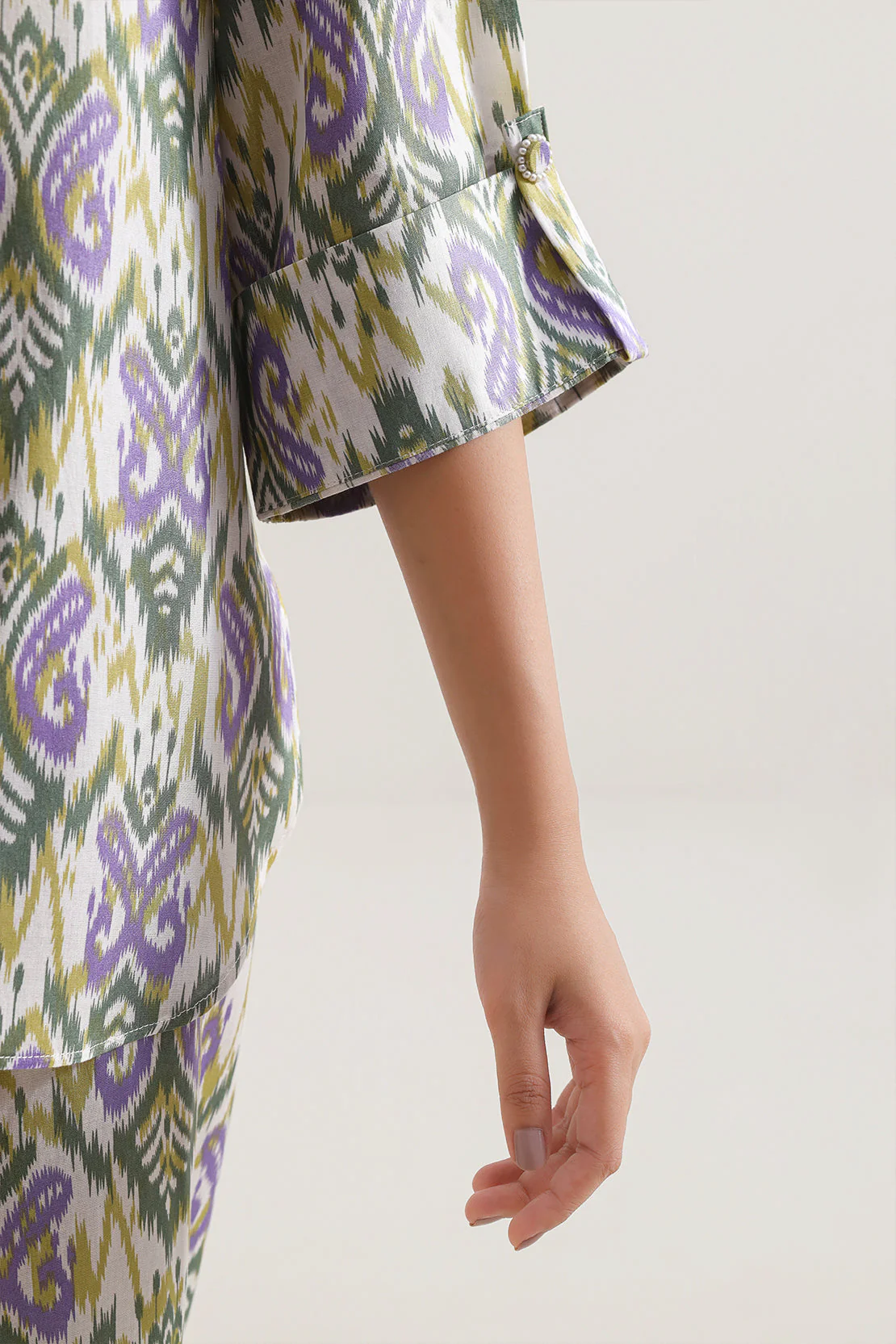 Printed Arabic Lawn Stitched Shirt - Image 4