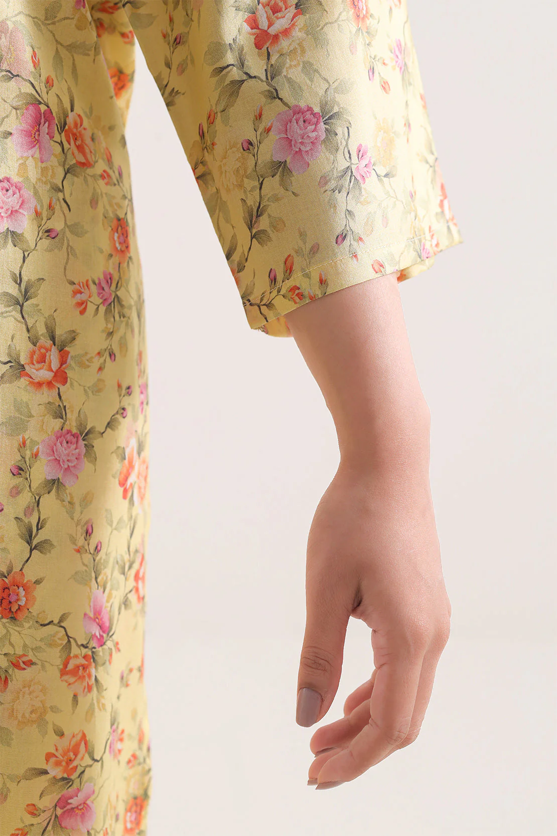 Printed Arabic Lawn Stitched Shirt - Image 4