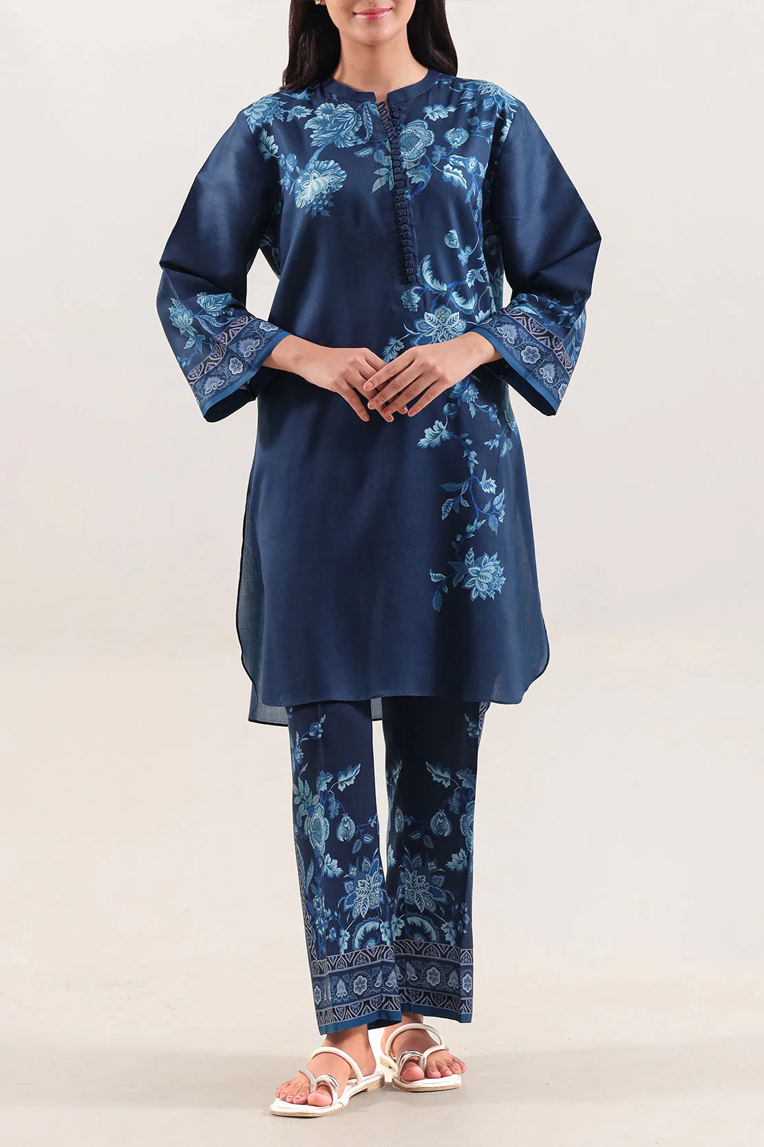Printed Arabic Lawn Stitched Shirt - Image 3