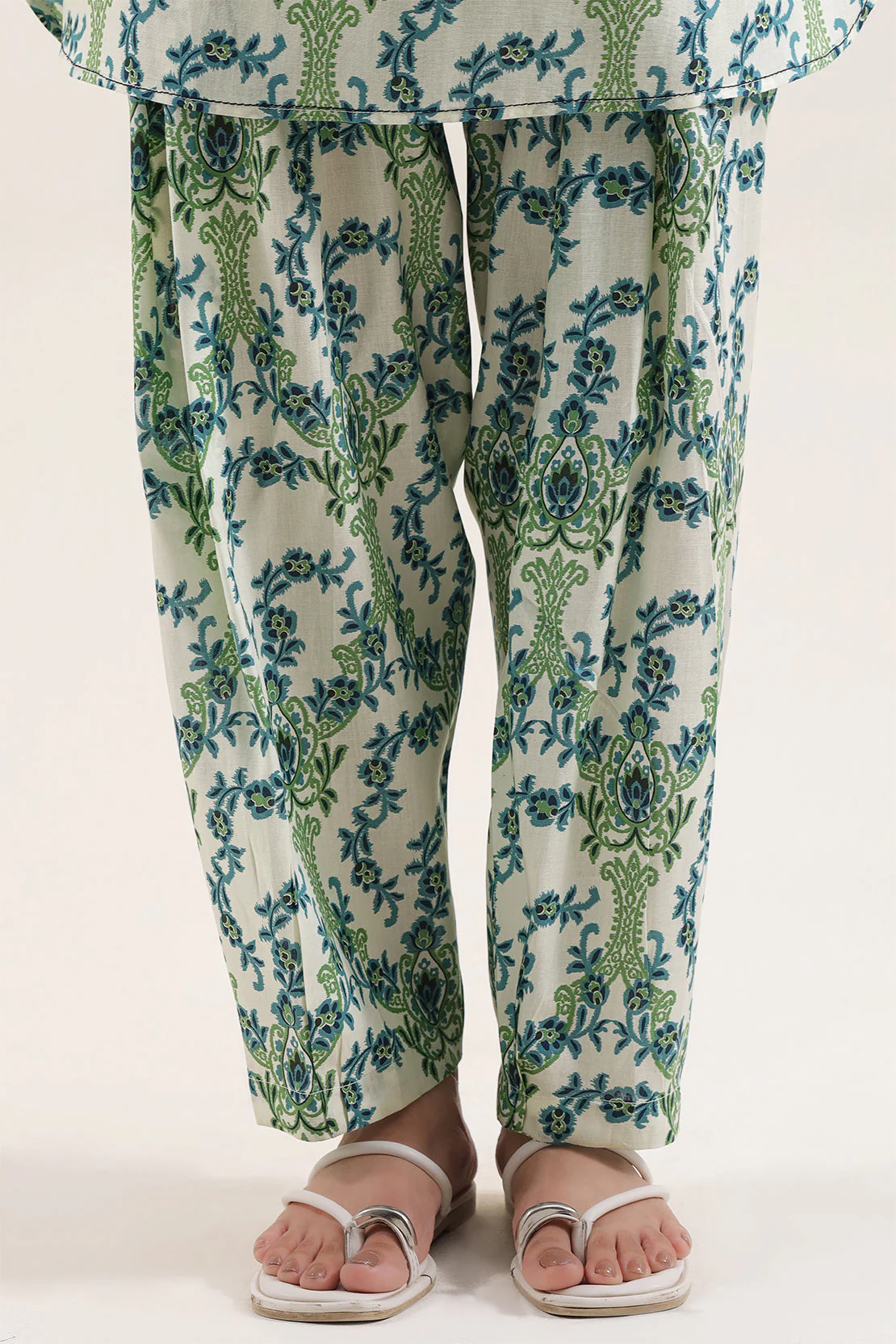 Printed Arabic Lawn Stitched Shirt - Image 5