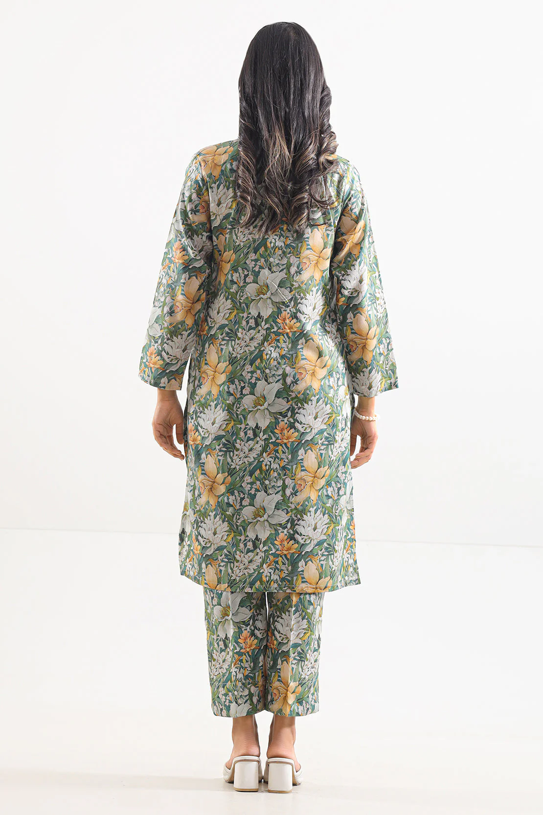 Printed Arabic Lawn Stitched Shirt - Image 3