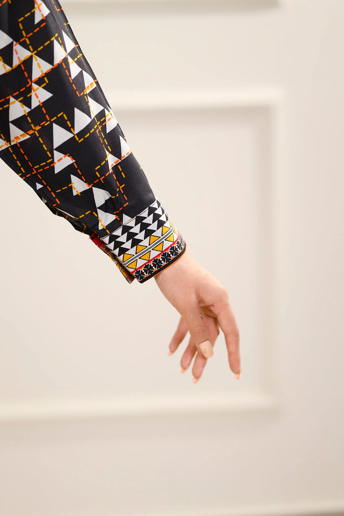 Printed Arabic Linen Stitched Shirt - Image 6