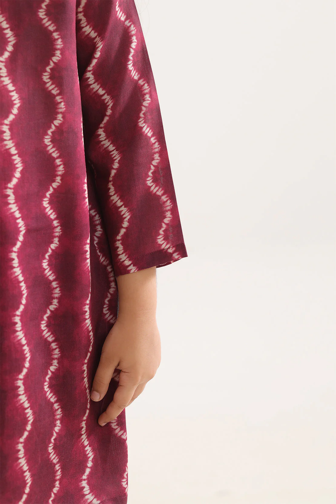 Printed Arabic Lawn Stitched 2 Piece (Shirt/Trouser) For Kids - Image 4