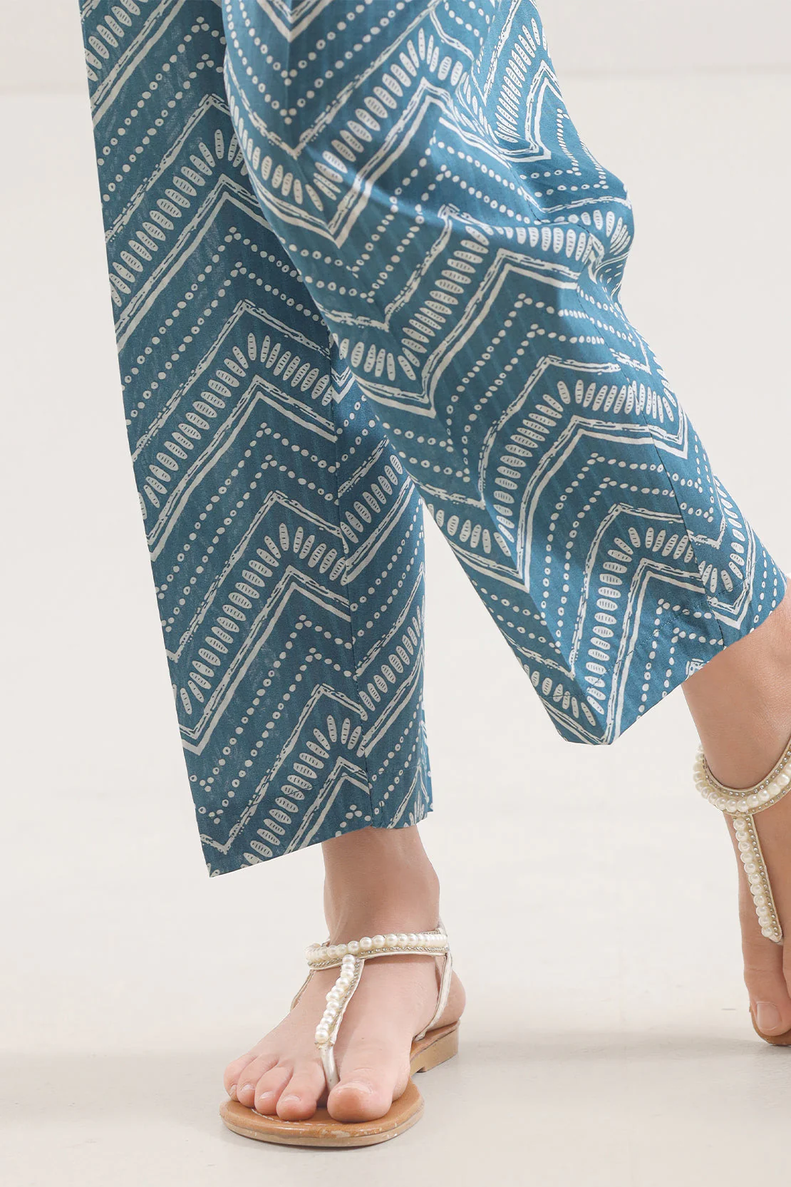 Printed Cambric Pant For Kids - Image 3