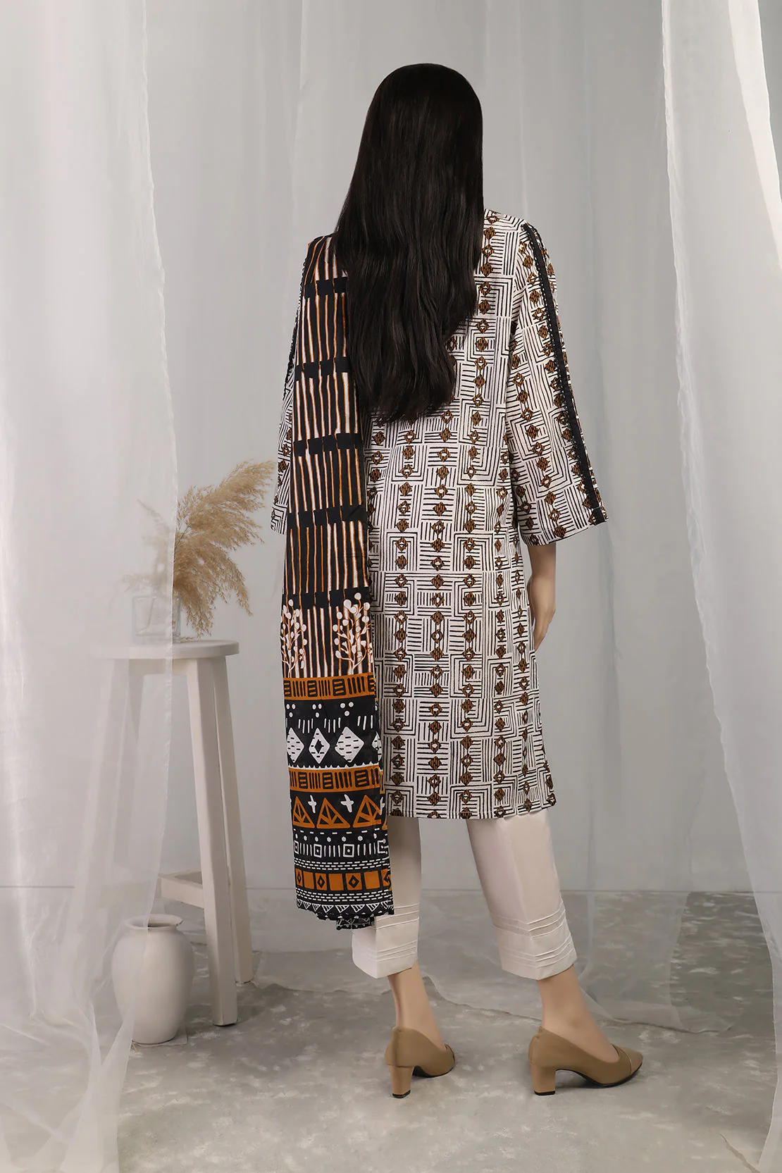 Printed Cambric Stitched 3 Piece - Image 2
