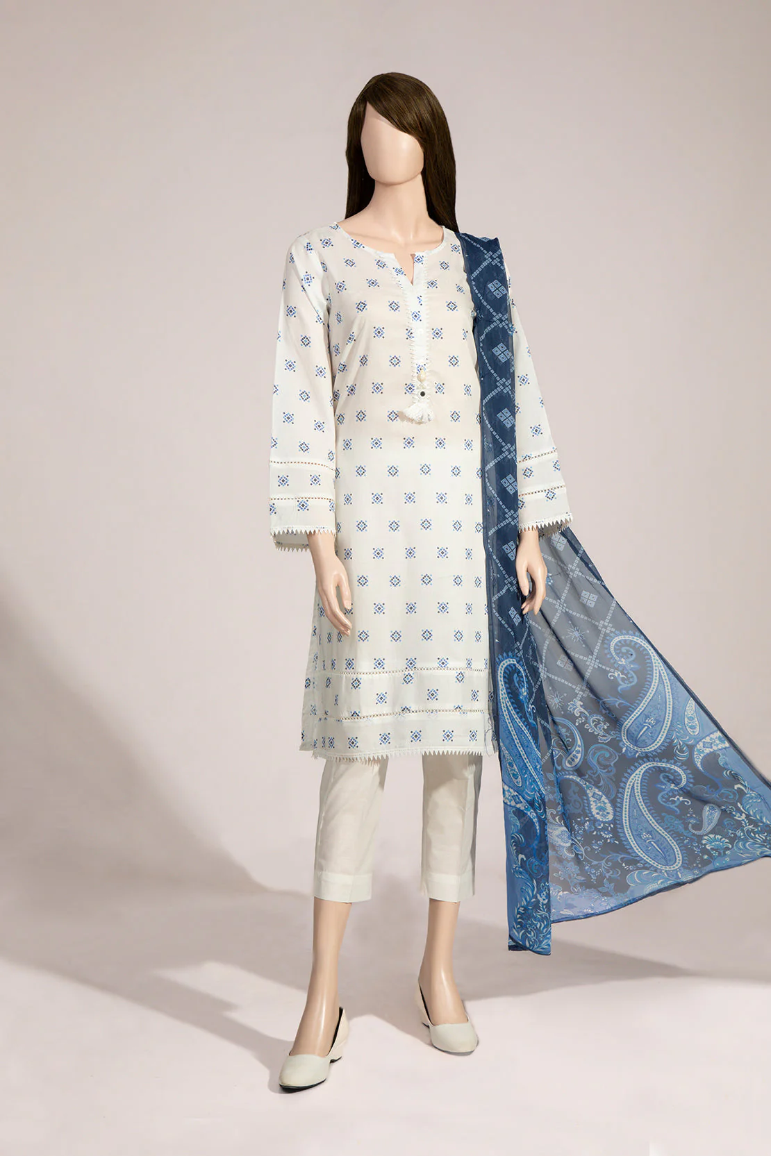 Printed Cambric Stitched 3 Piece with Chiffon Dupatta
