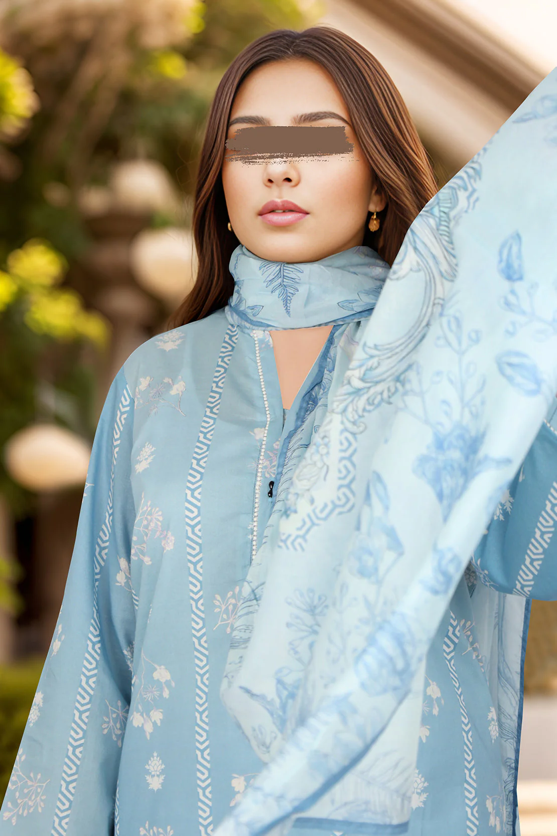 Printed Cambric Stitched 3 Piece With Chiffon Dupatta - Image 2