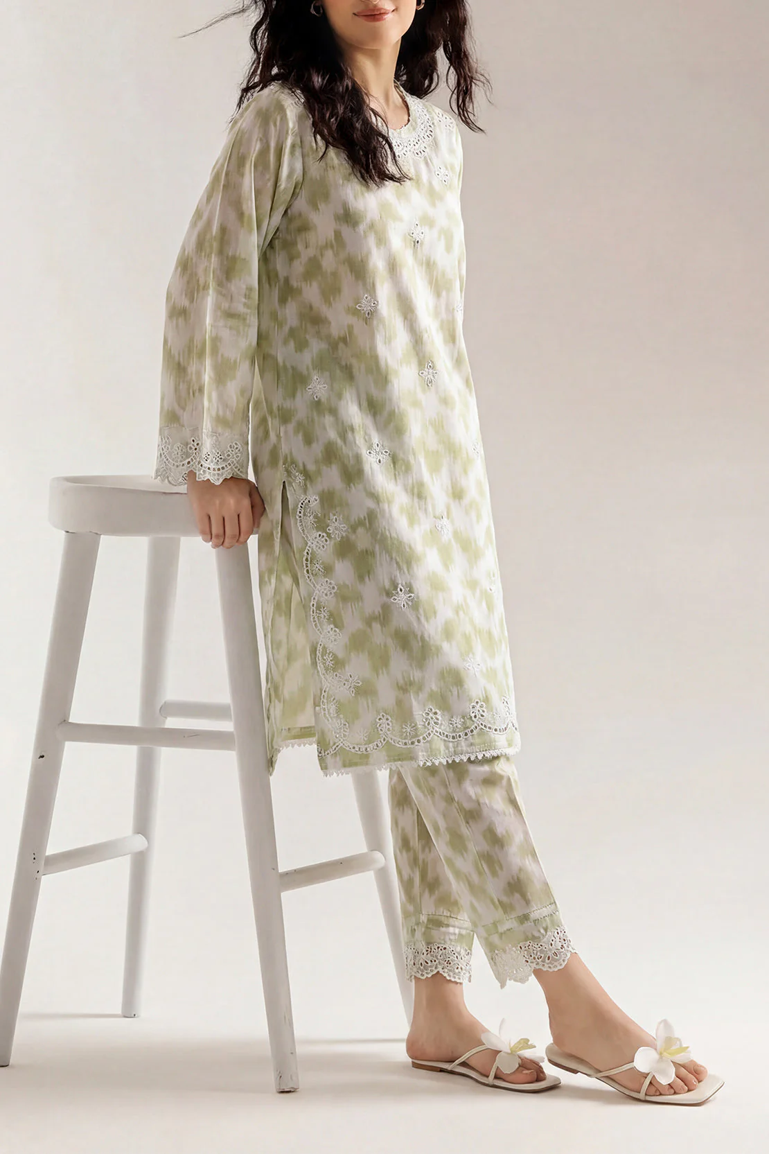 Printed Embroidered Arabic Lawn Stitched 2 Piece (Shirt/Trouser)