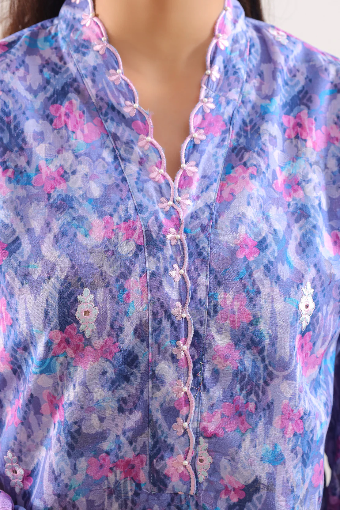 Printed Embroidered Cotton Jacquard Stitched 3 Piece - Image 3