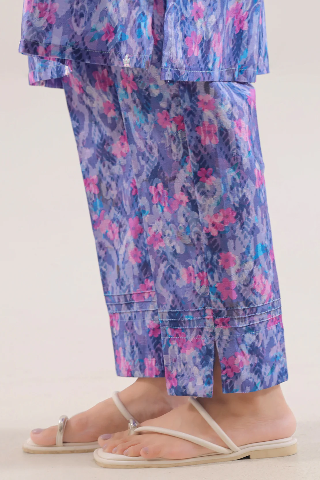 Printed Embroidered Cotton Jacquard Stitched 3 Piece - Image 5